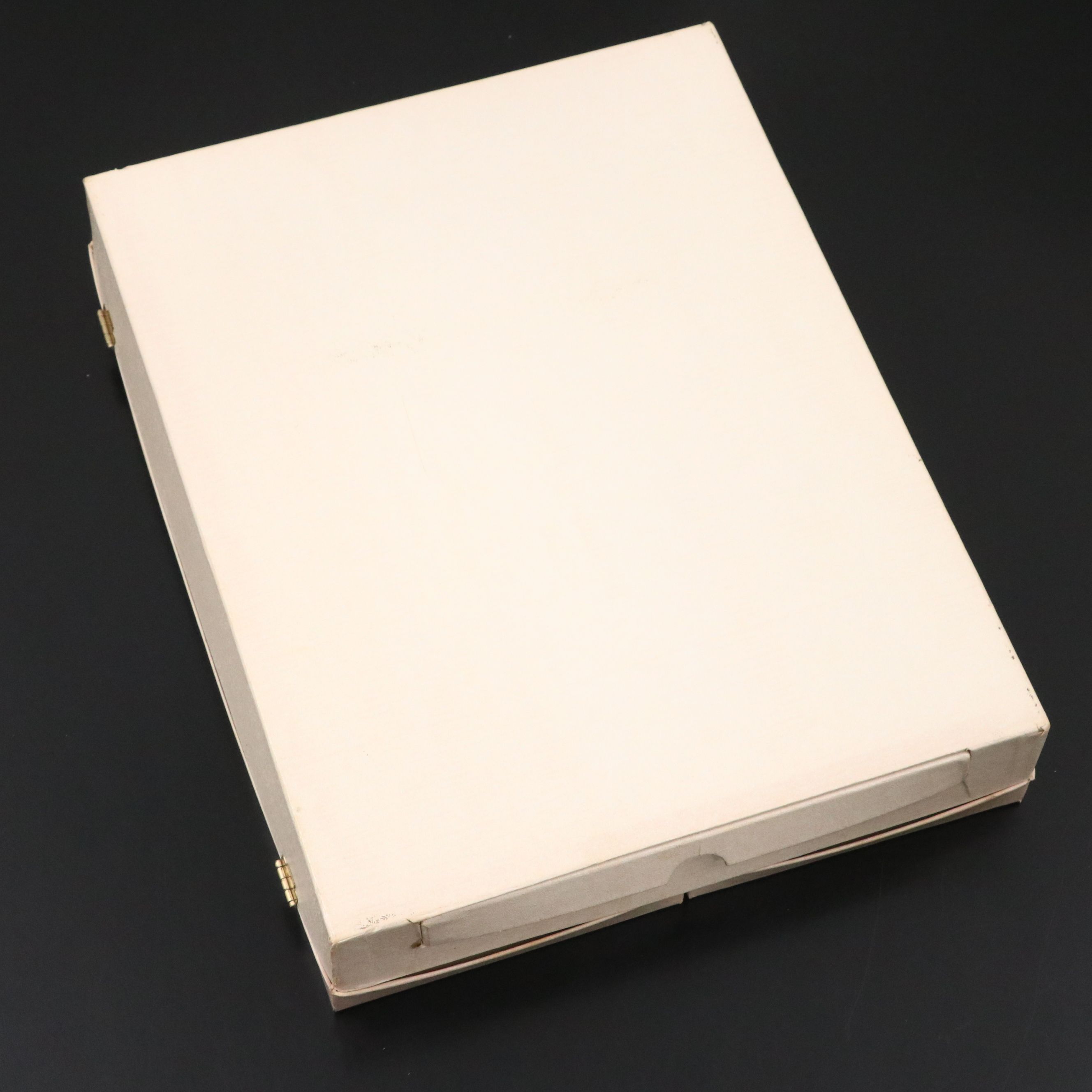 Sheffield 19 Piece Cutlery Set with Franciscan and Other Porcelain Tableware