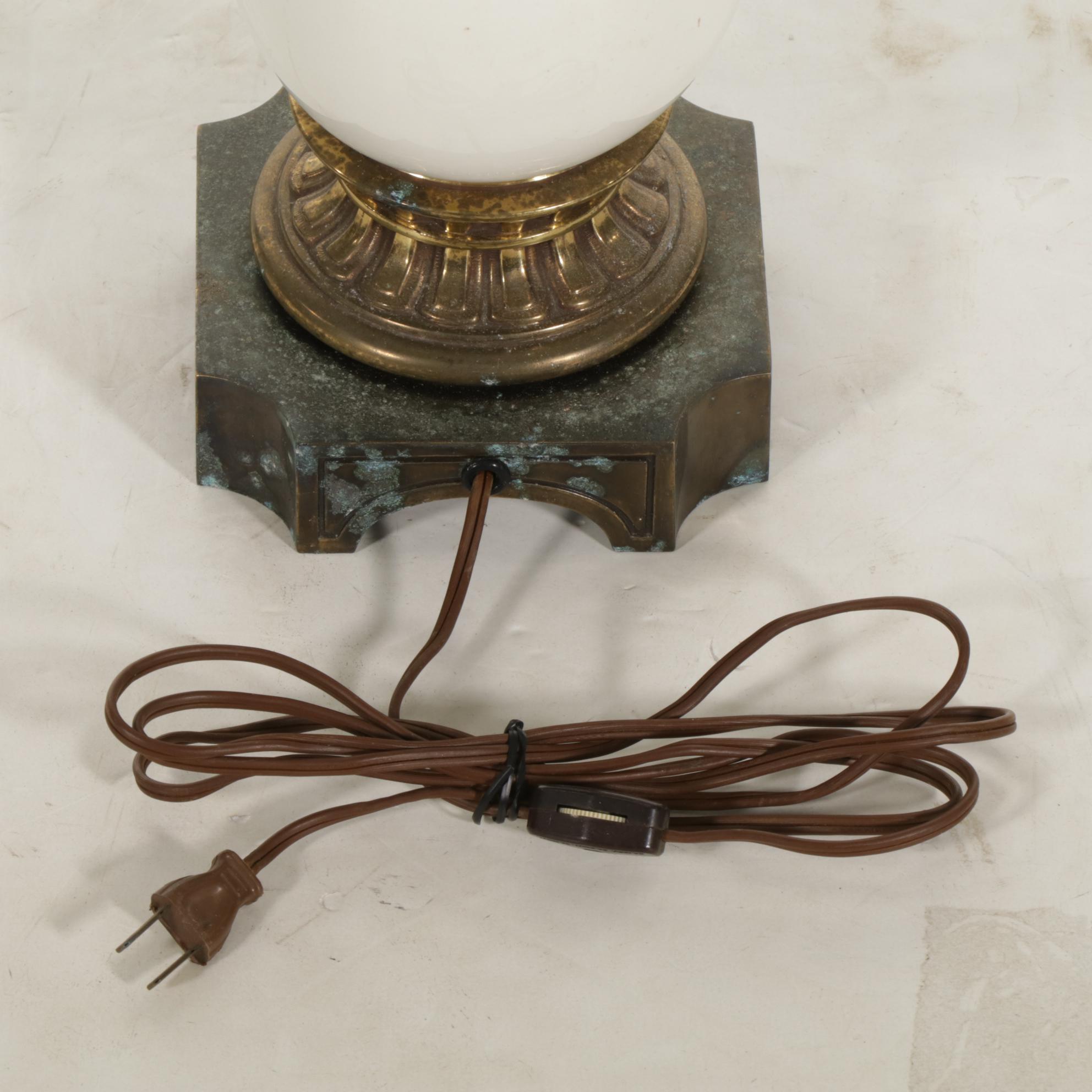 Stiffel Hollywood Regency Style Faux Ostrich Egg and Brass Table Lamp