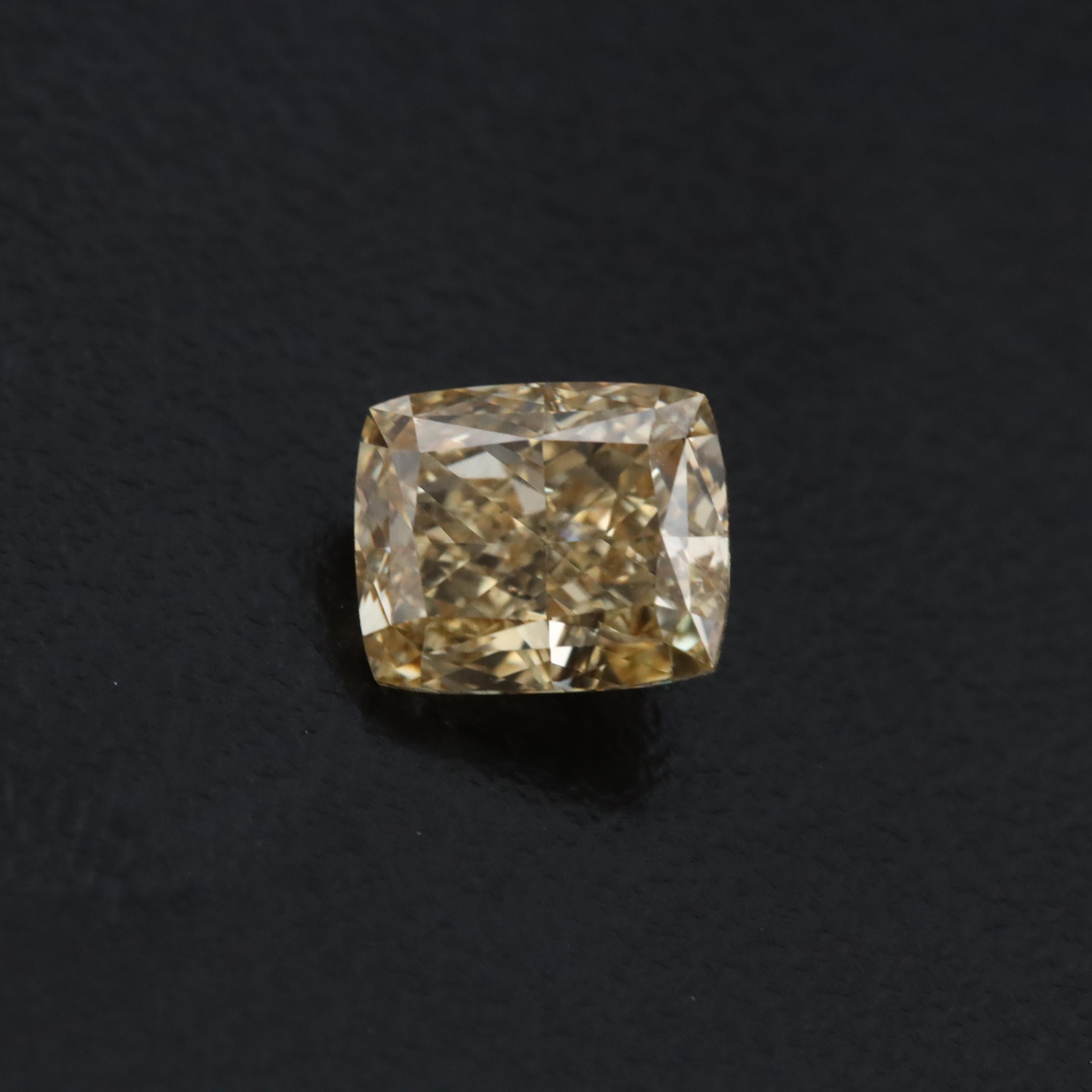 Loose 1.56 CT Lab Grown Fancy Diamond with IGI Report