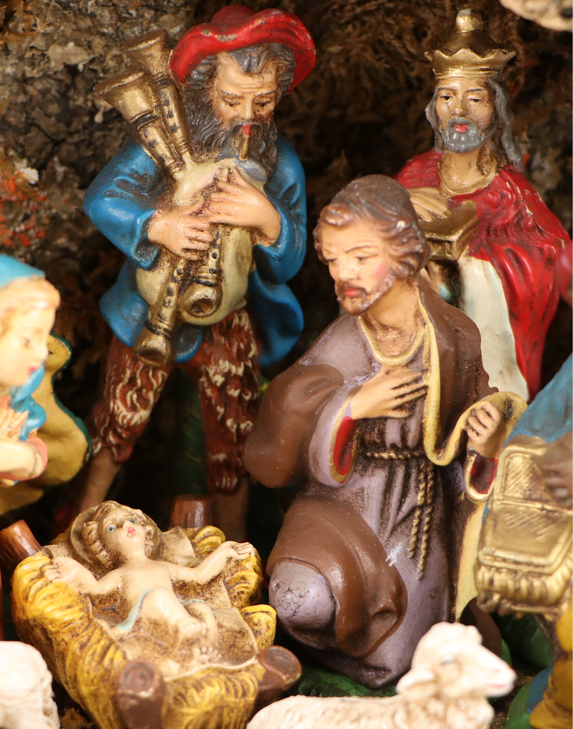 Italian Hand-Painted Creche with Nativity Chalkware Figures