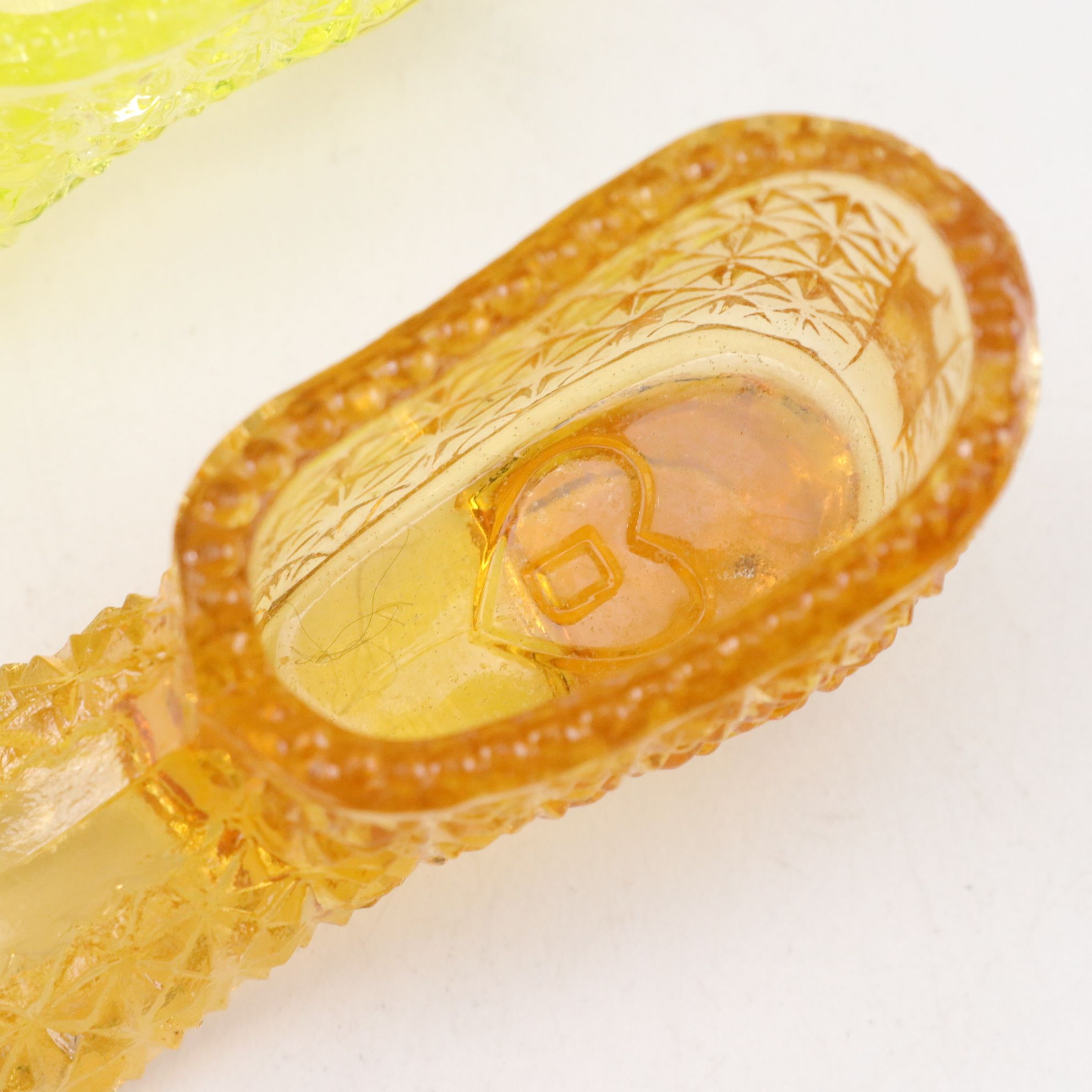 Degenthart Amber & Uranium Glass Slipper, Chicken Dish & More