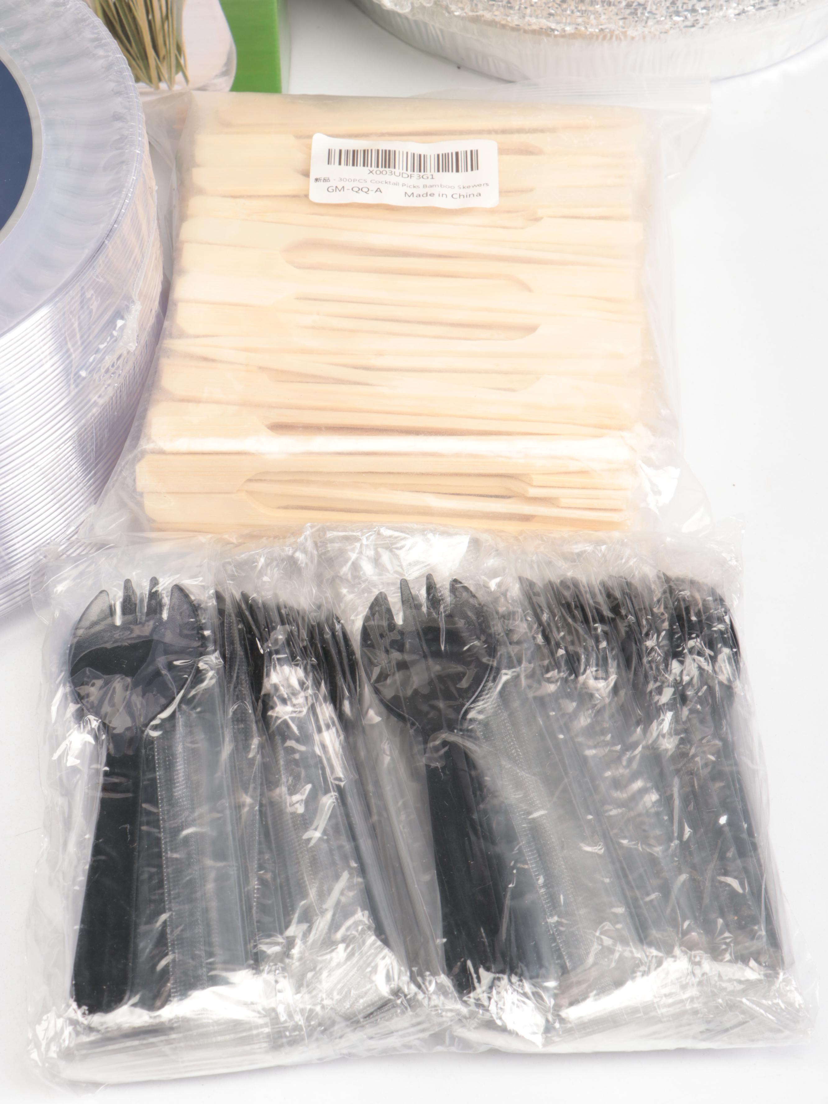 Disposable Plates with Other Party Supplies