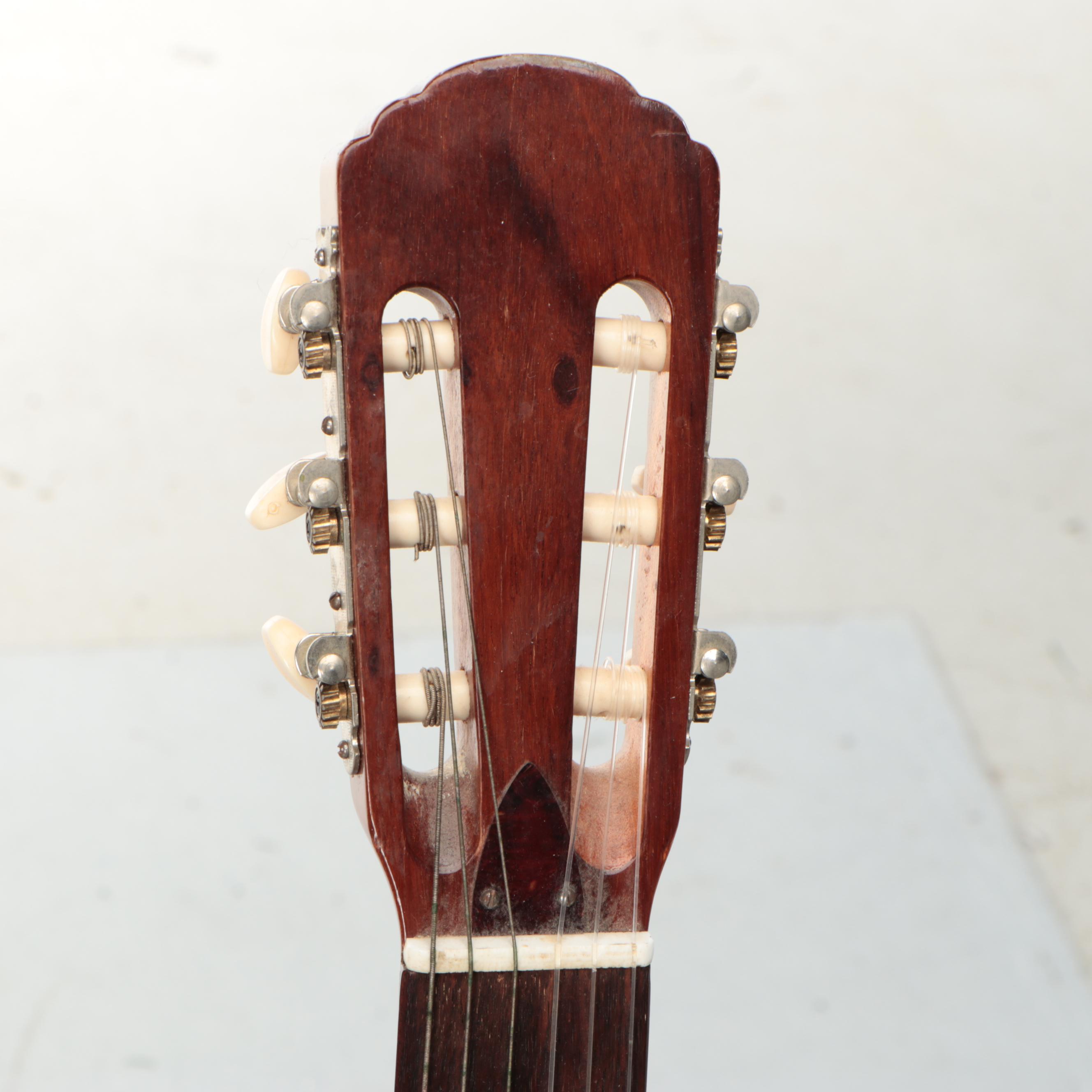 España Spruce Top and Mahogany Classical Acoustic Guitar