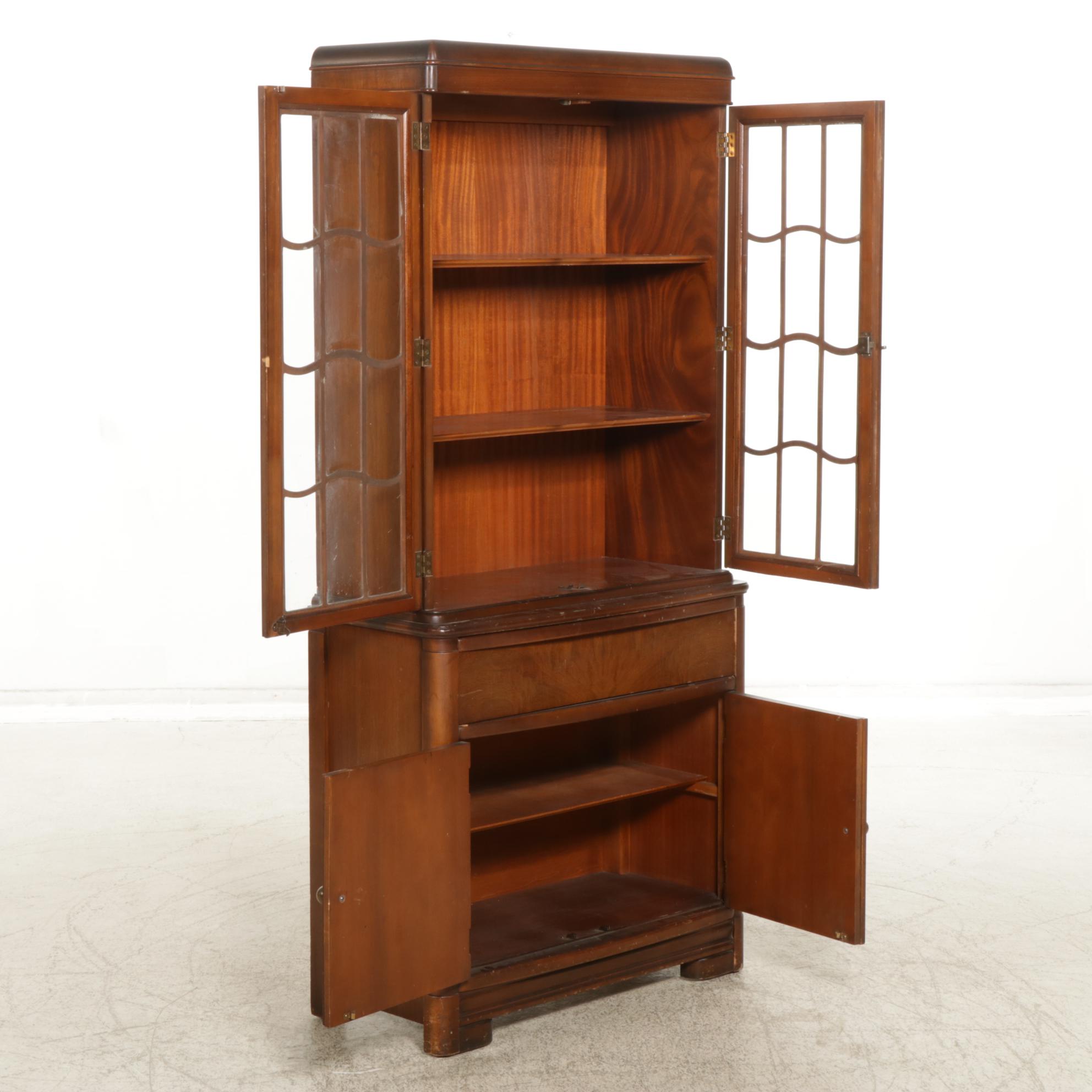 Huntley Furniture Art Deco Mahogany China Cabinet, Mid-20th Century