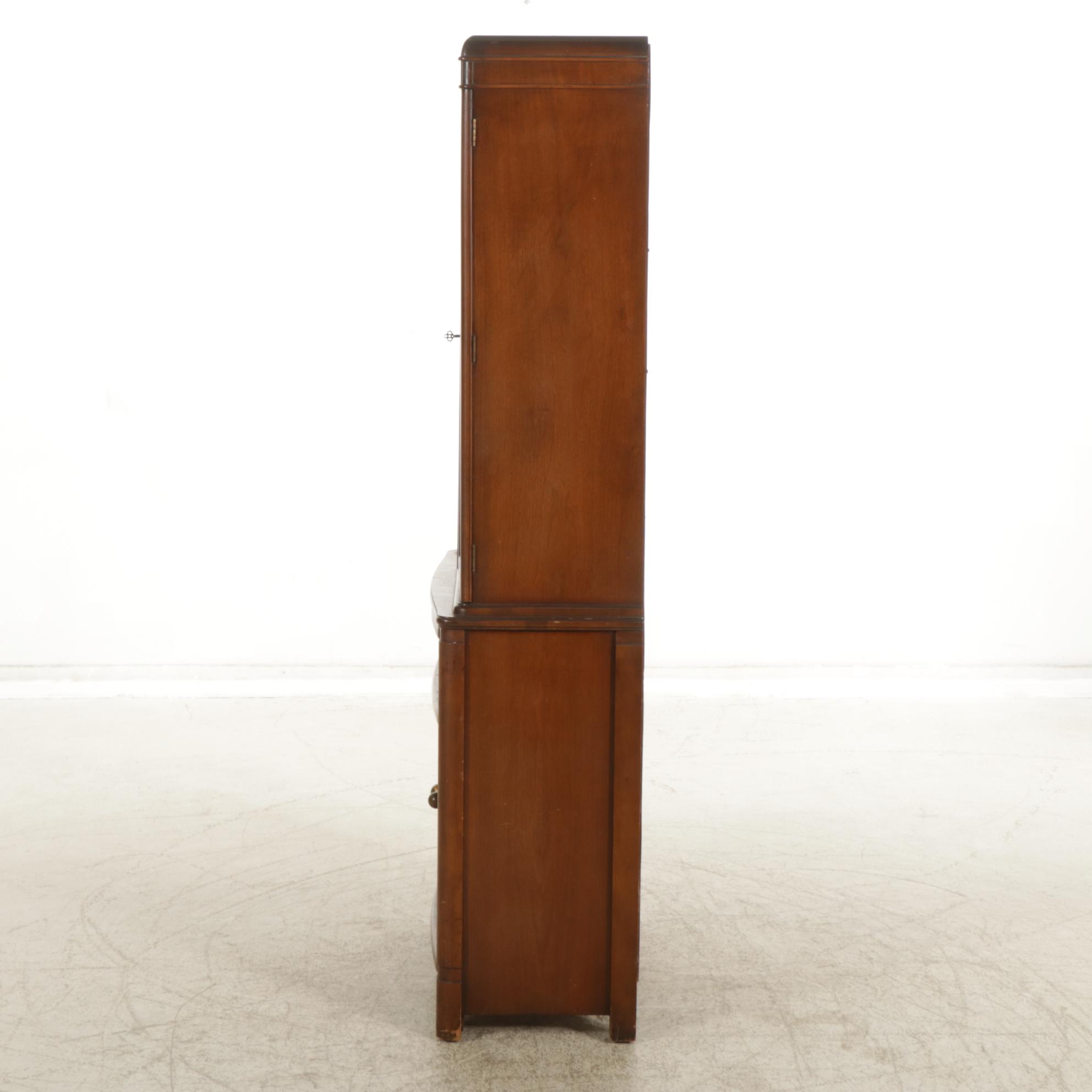 Huntley Furniture Art Deco Mahogany China Cabinet, Mid-20th Century