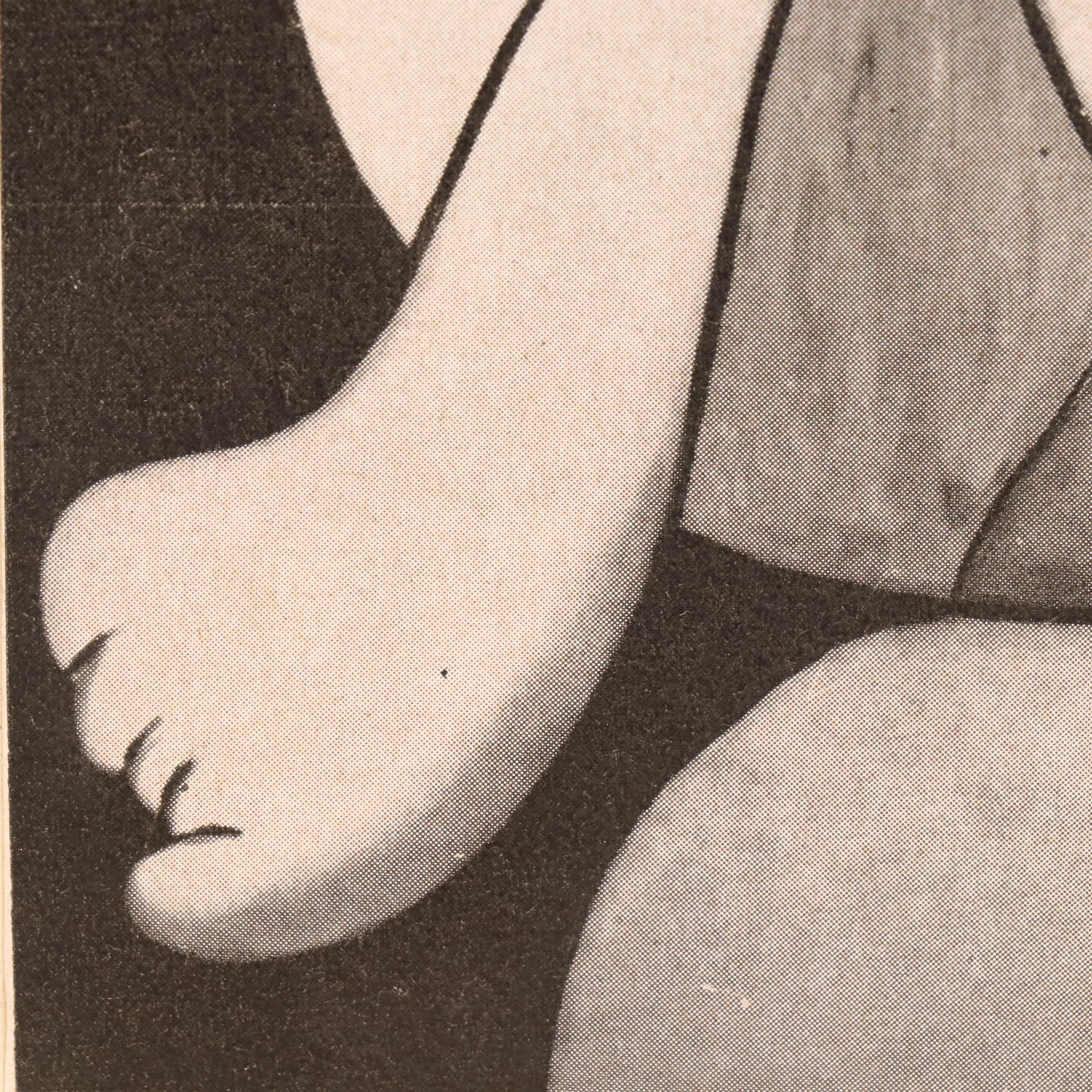 Halftone After Pablo Picasso "La Dame à la Fleur," Late 20th Century