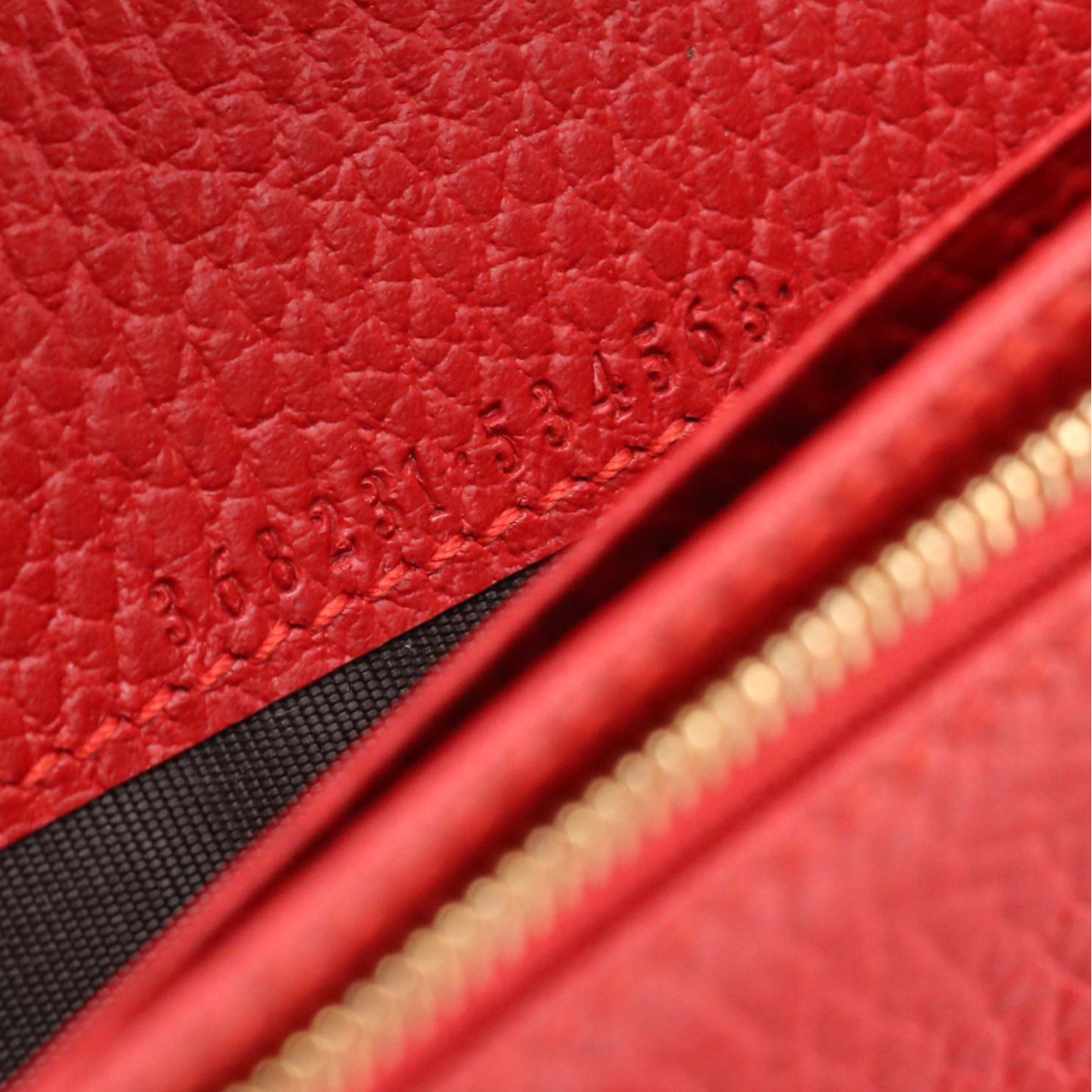 Gucci Swing Pochette in Cherry Red Grained Calfskin Leather, With Box