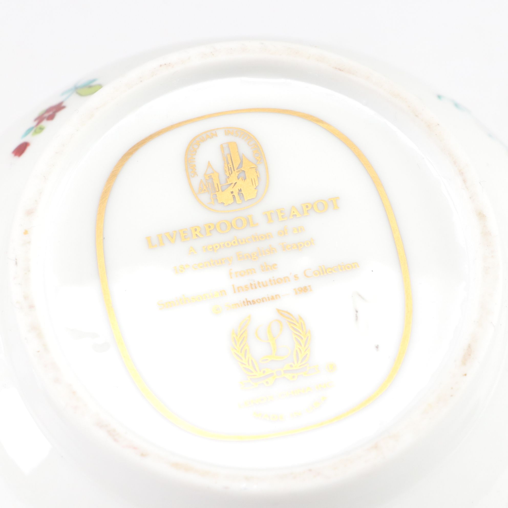 Lenox Smithsonian "Saxony" Vase, "Liverpool" Teapot and "Vienna" Platter