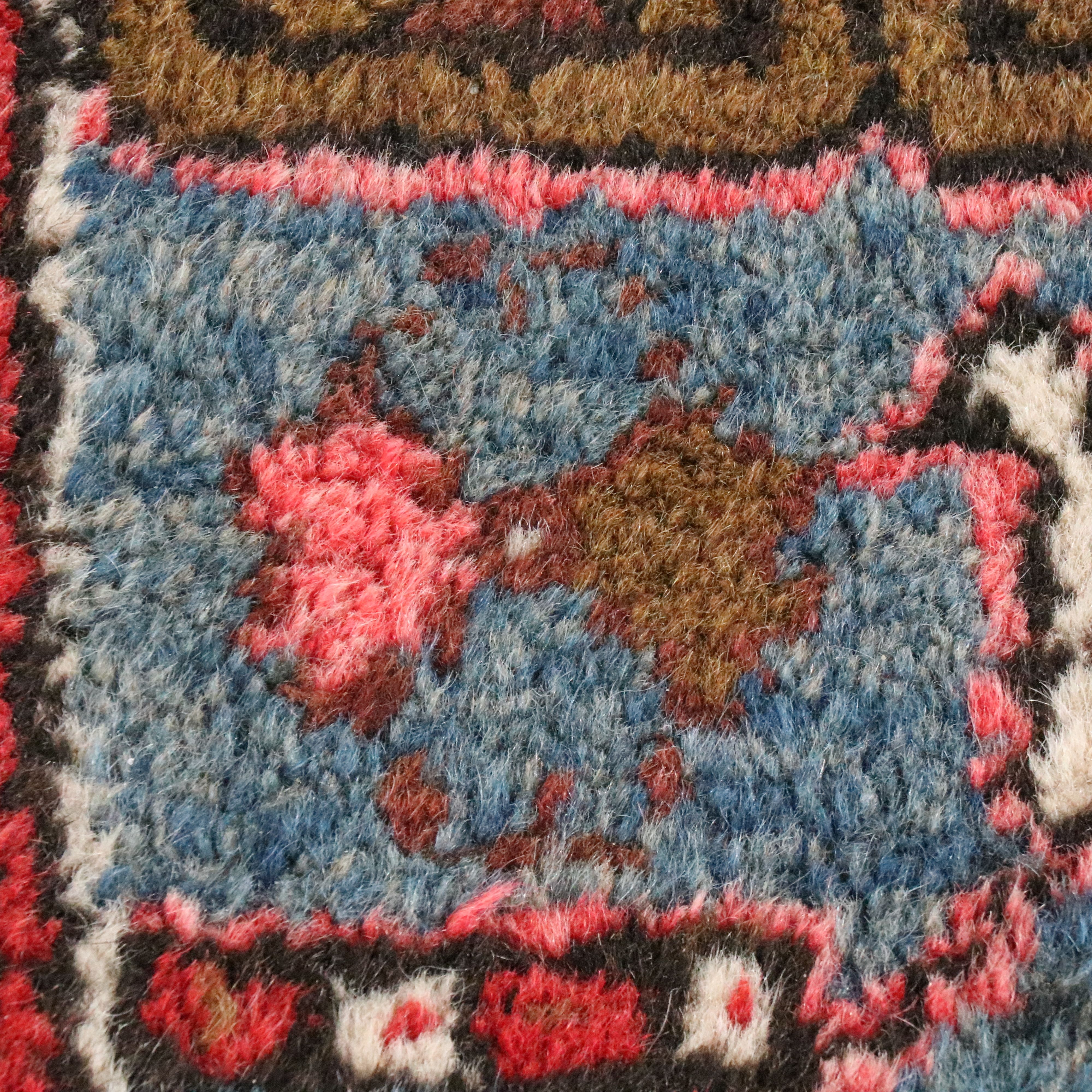 7'3 x 8'6 Hand-Knotted Persian Heriz Area Rug