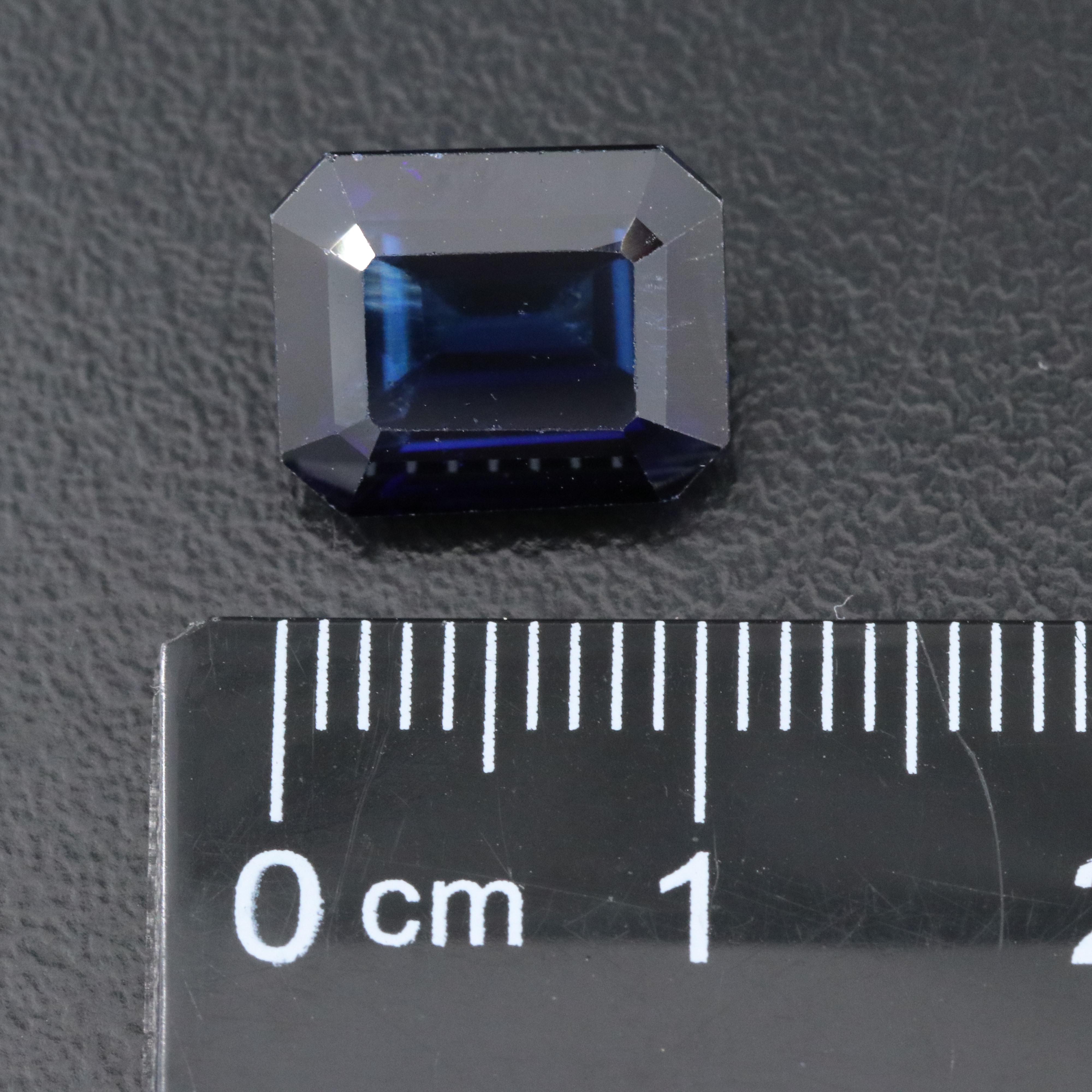 Loose 5.56 CT Lab Grown Sapphire