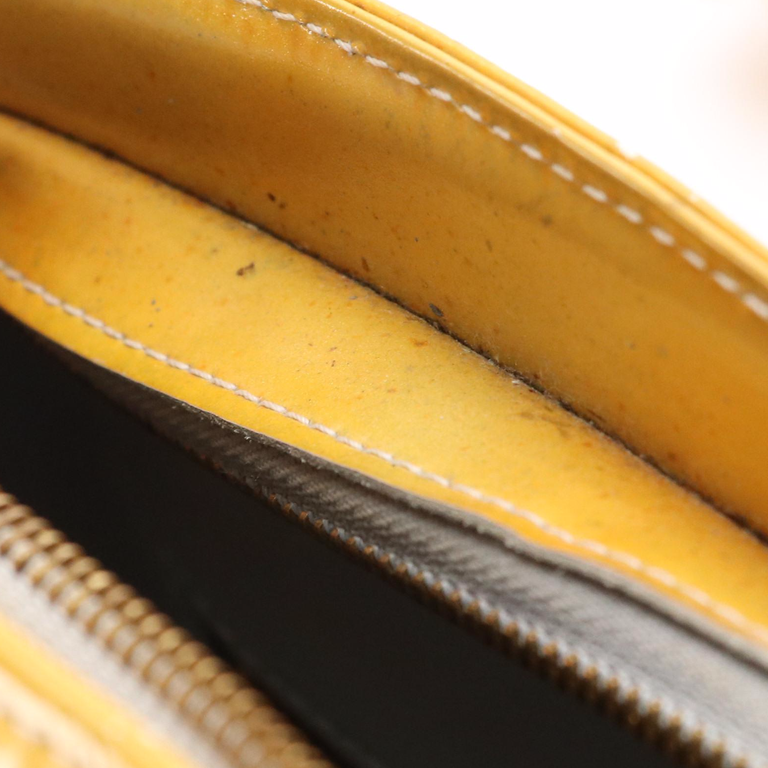 Louis Vuitton Houston Shoulder Bag in Yellow Monogram Vernis Leather