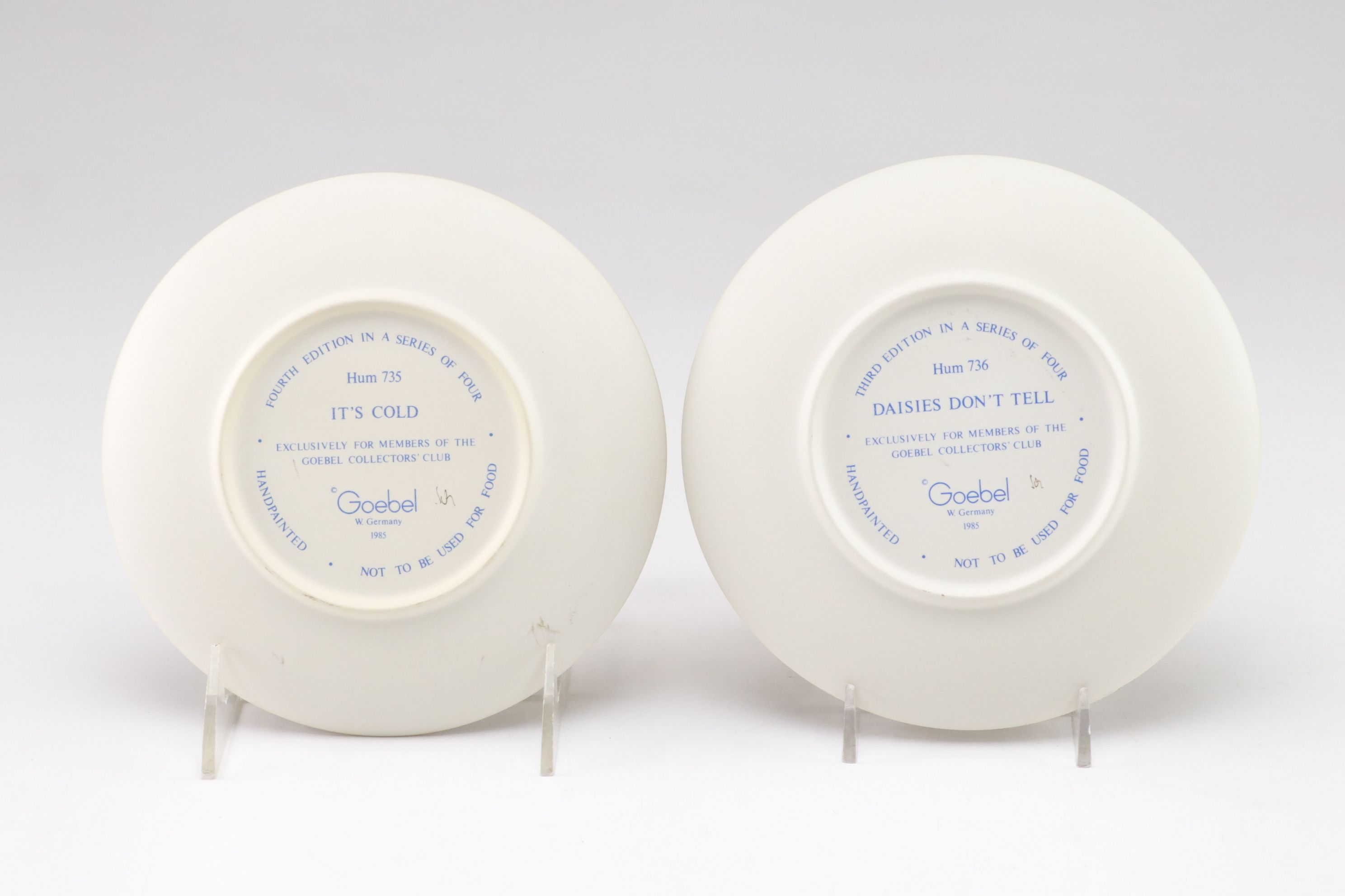 Hummel Annual Bells with Set of Goebel Porcelain Collector's Club Plates, 1985