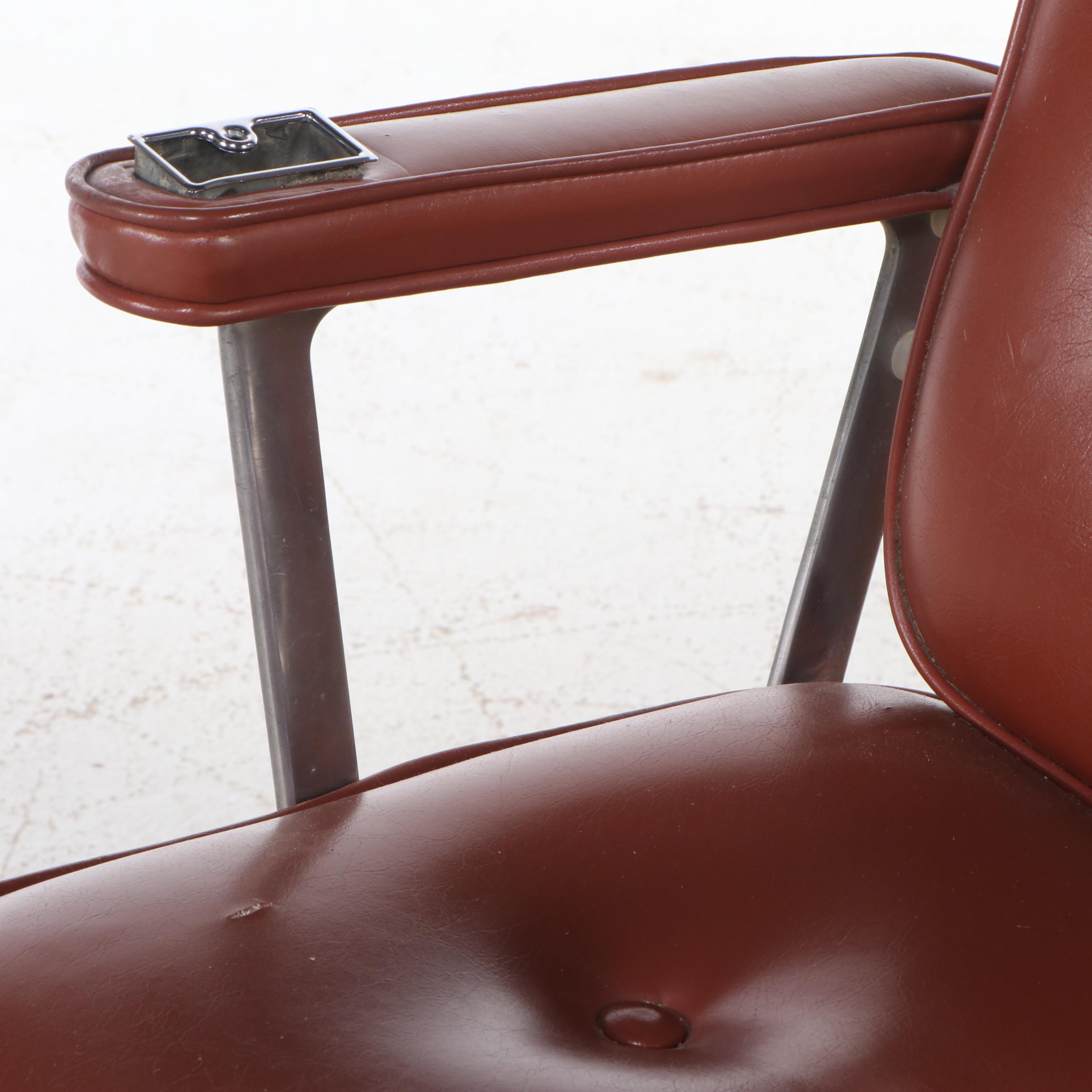 Vintage Vinyl Salon Dryer Chair, Mid to Late 20th Century