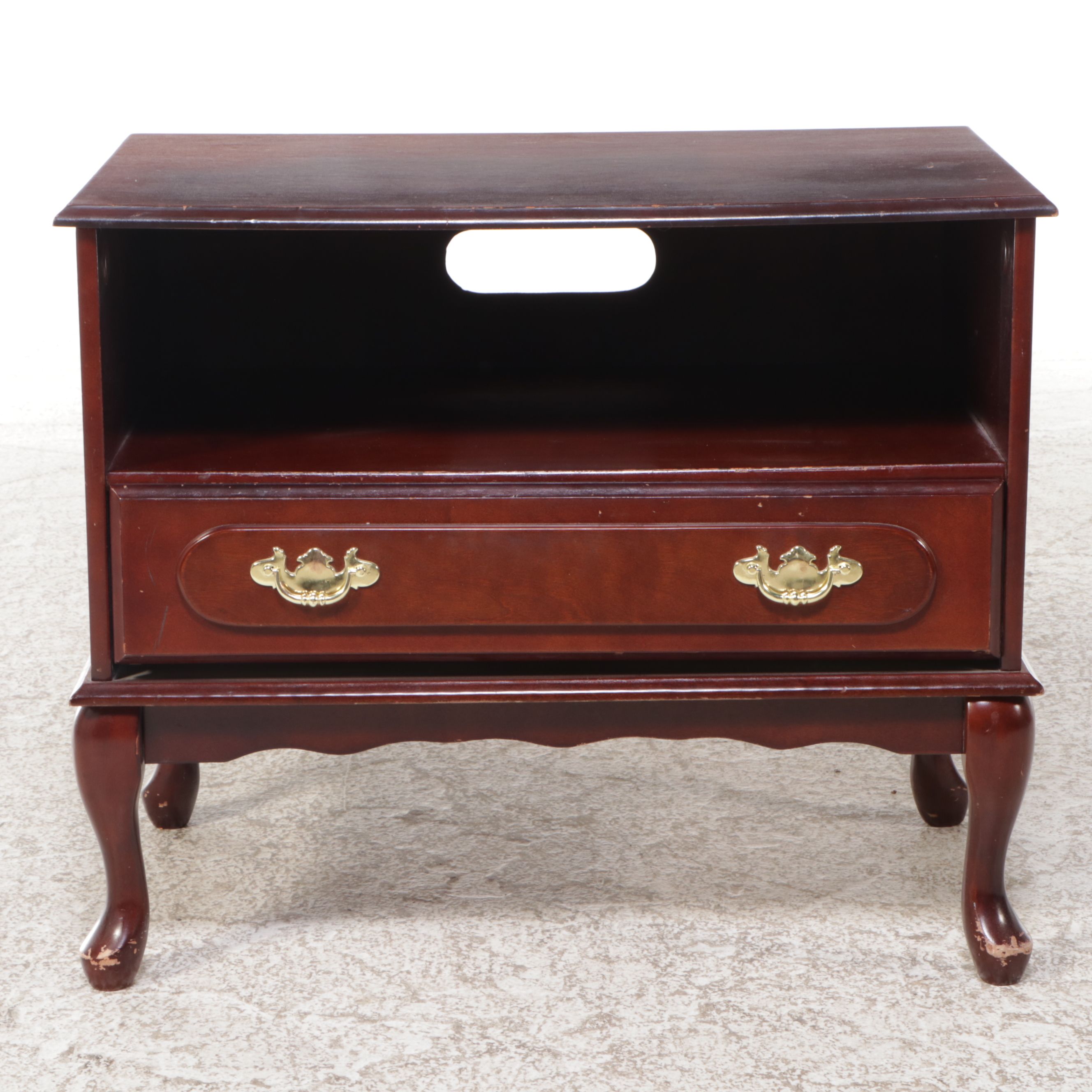 Queen Anne Style Mahogany Finish Nightstand