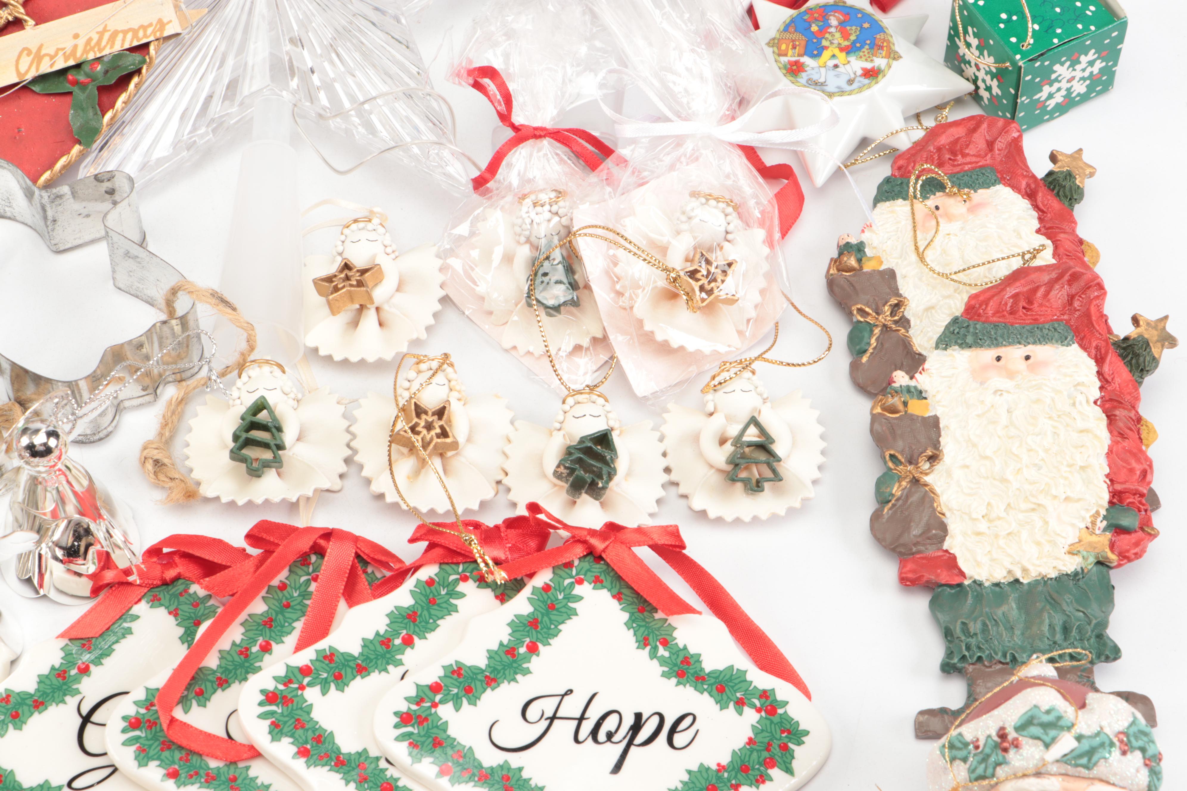 Rustic Style Christmas Ornaments with Other Christmas Décor