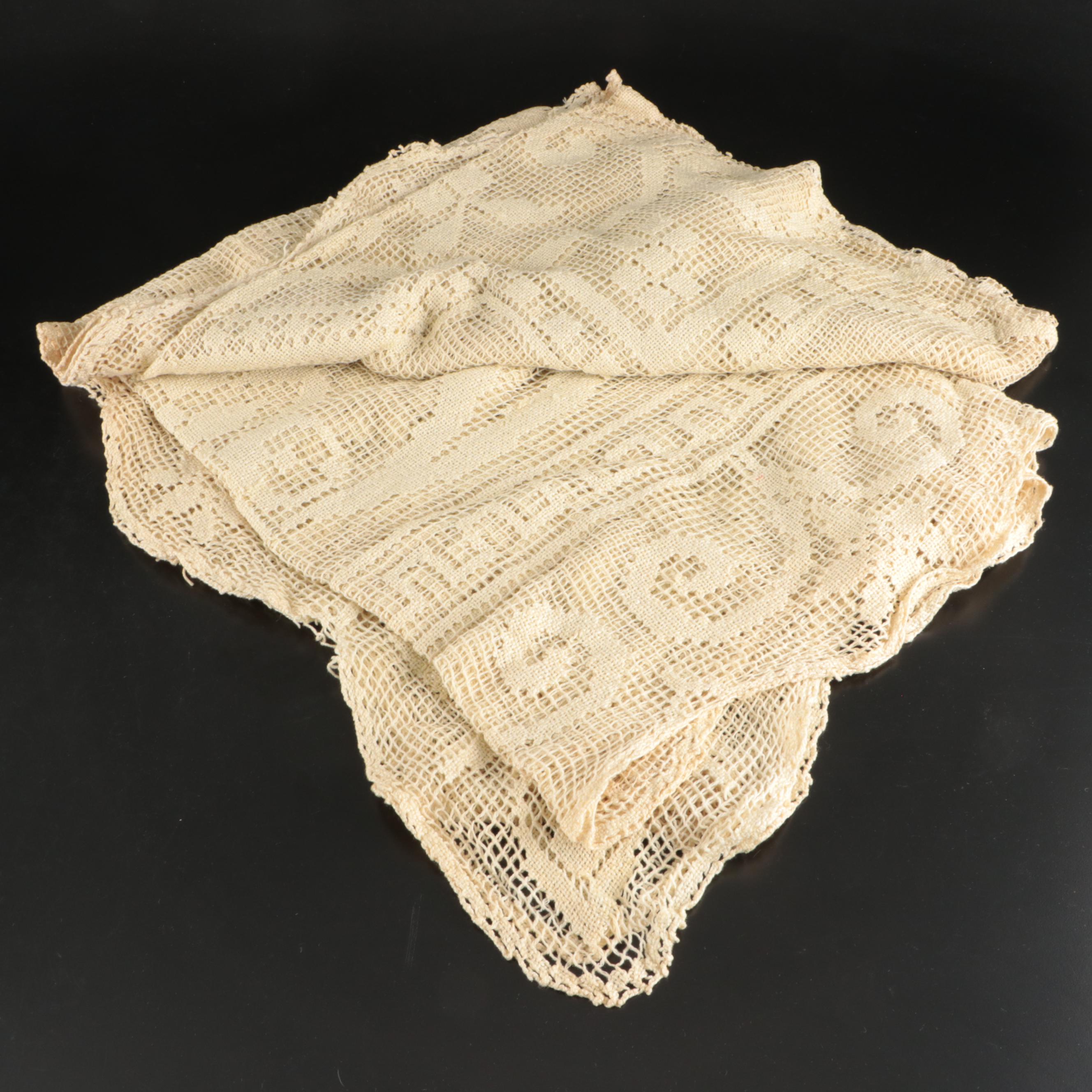 Cream and White Cotton and Polyester Tablecloths, Placemats, and Napkins