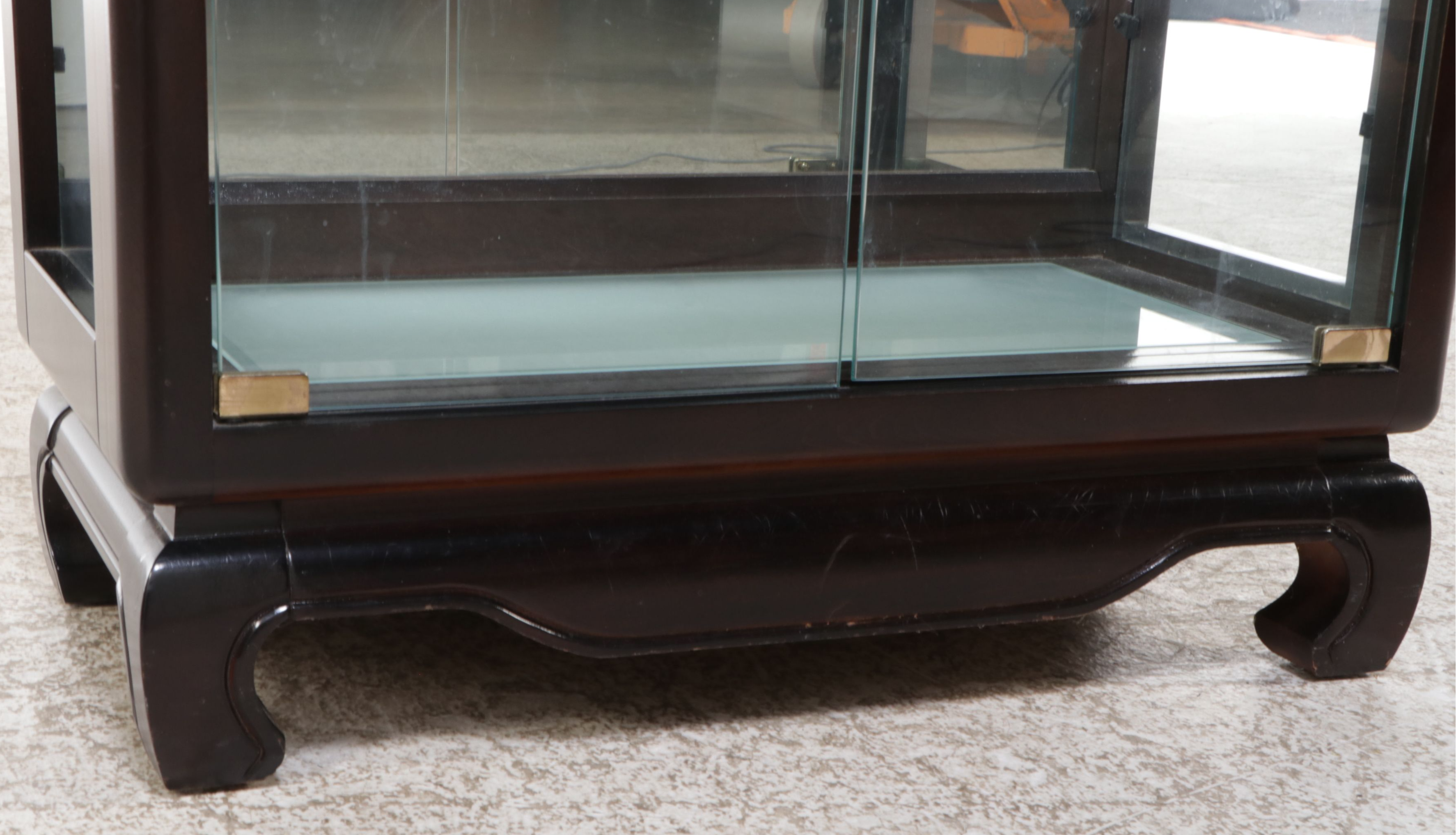 Pulaski Furniture Co. Chinese Style Curio Cabinet