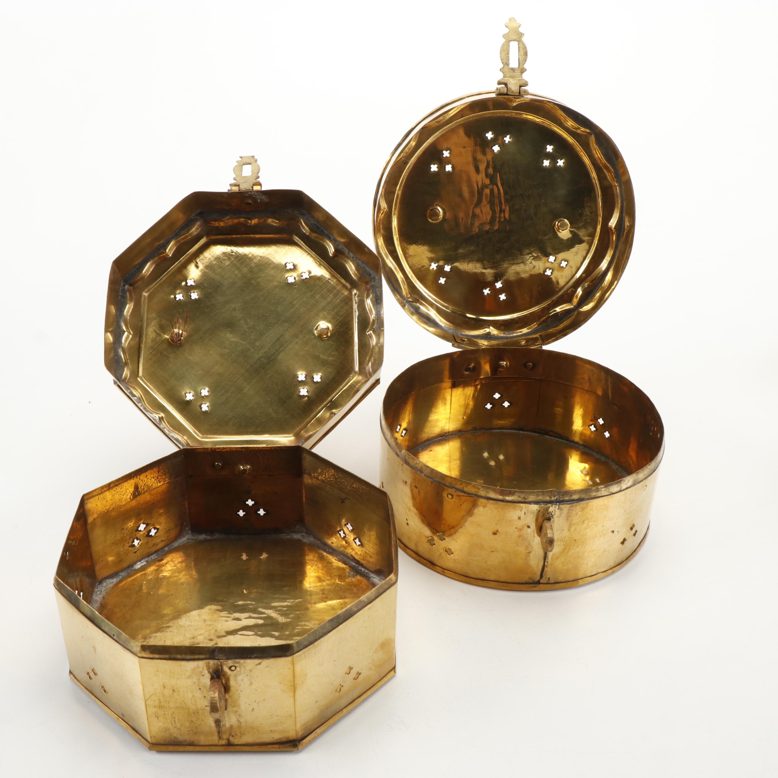 Gatco Brass Skeleton Key Hanger, Brass Cricket Boxes and Blue Glass Car Vase