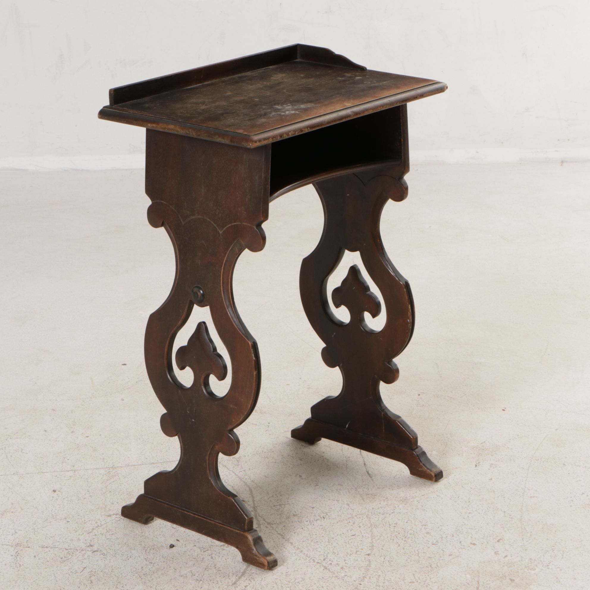 Kittinger Walnut Work Table, Early 20th Century
