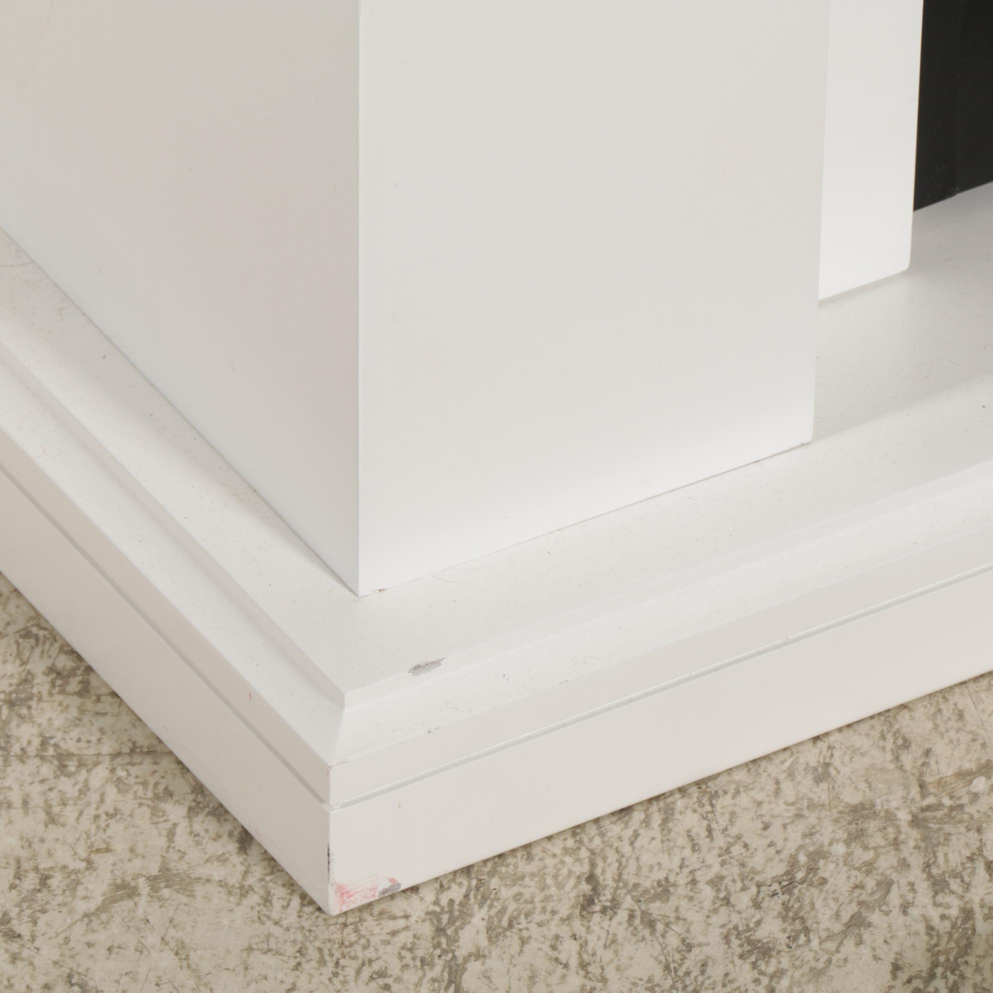 DC Dimplex Electric Fireplace in Painted Wood Surround, 2017