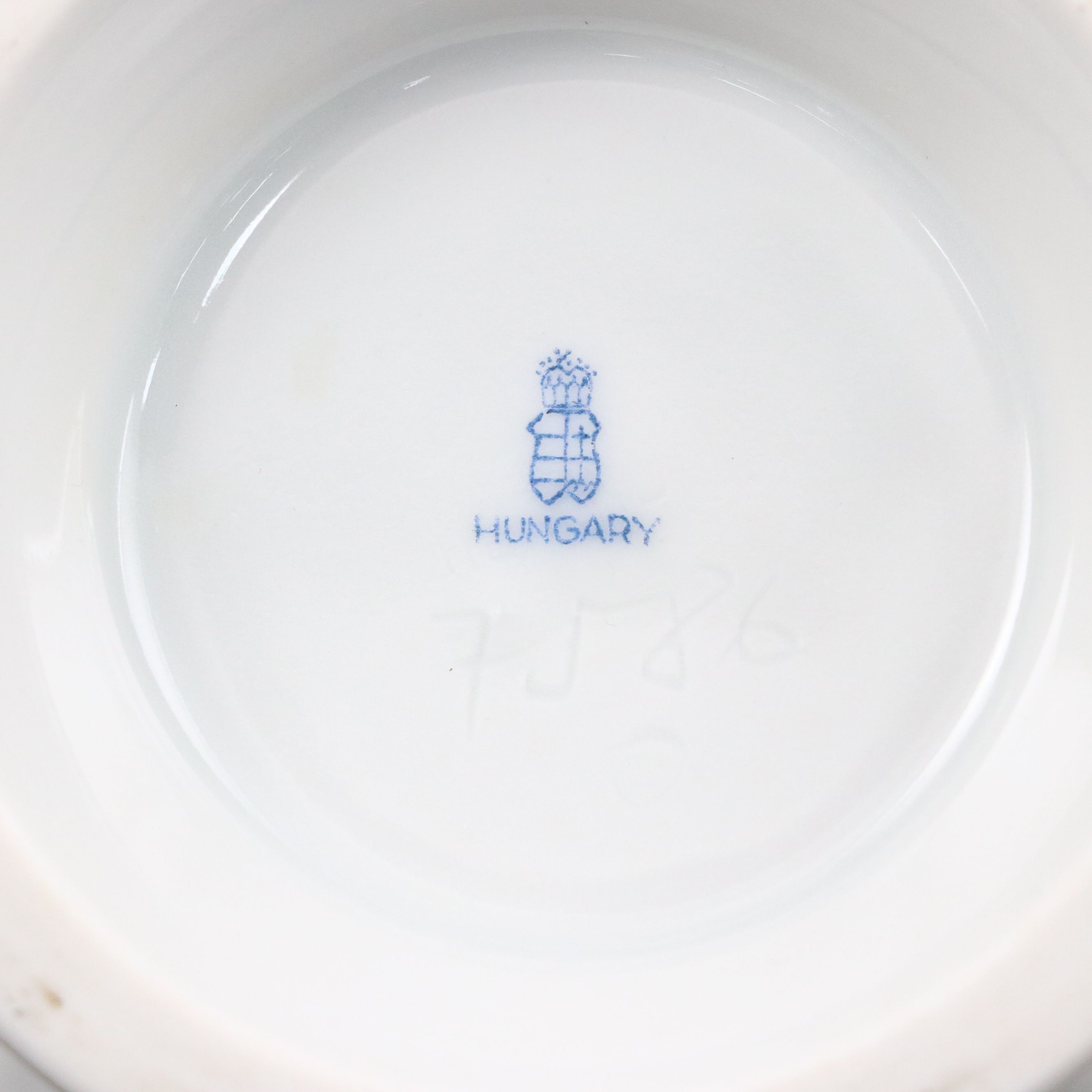 Herend "Rothschild Bird" Porcelain Footed Bowl and Boxes, 1915-1930