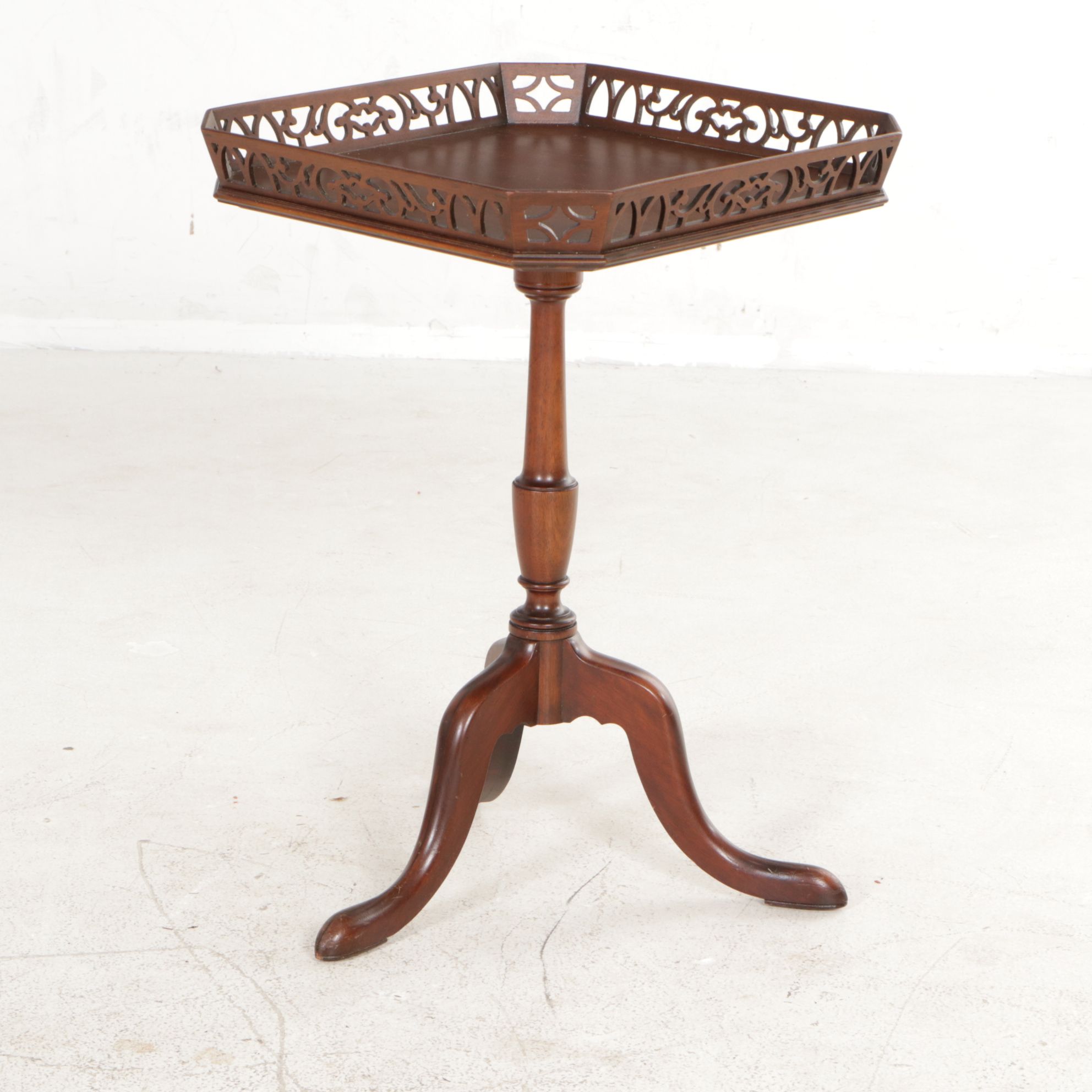 Berkey & Gay Queen Anne Style Mahogany Tea Table with Rail