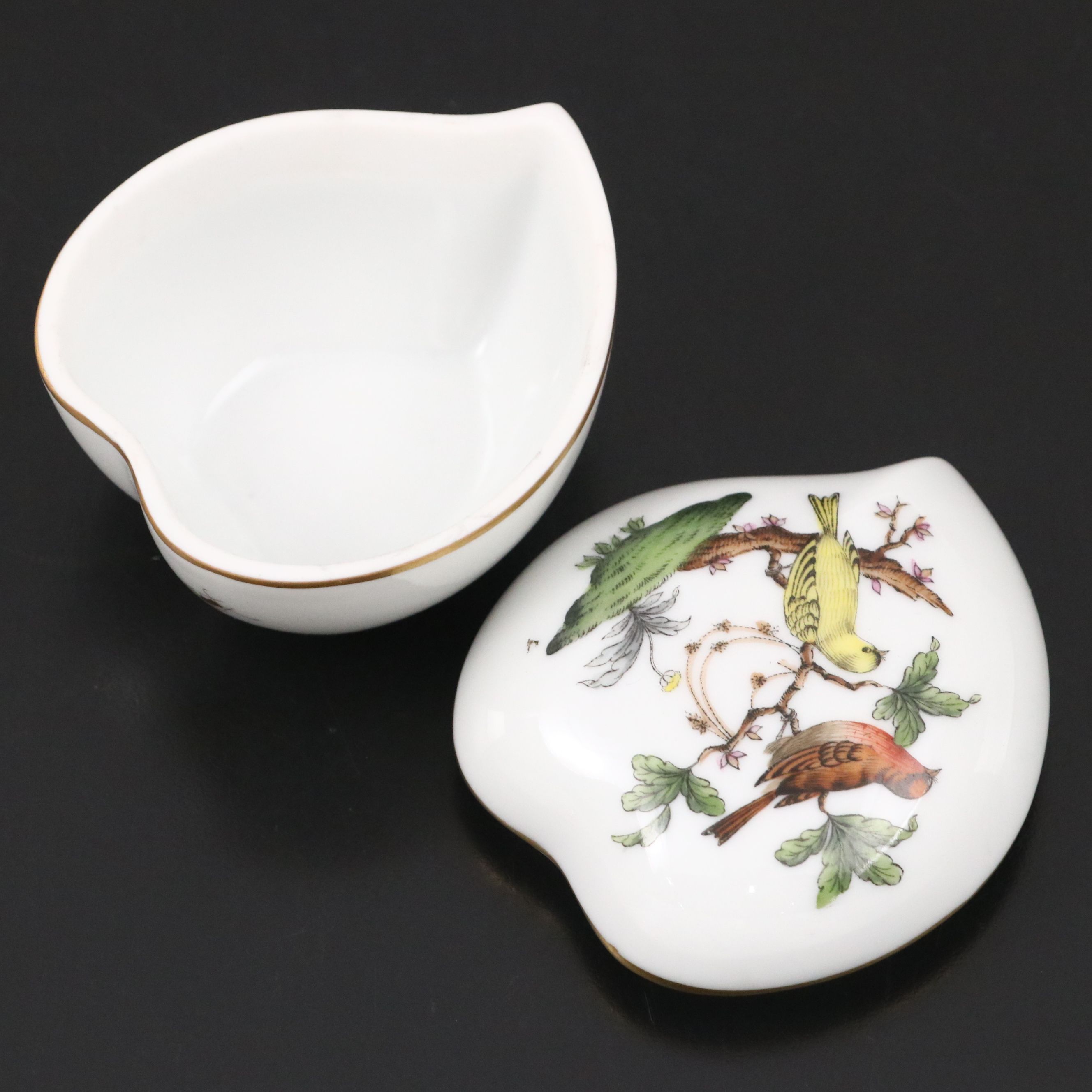 Herend "Rothschild Bird" Porcelain Footed Bowl and Boxes, 1915-1930