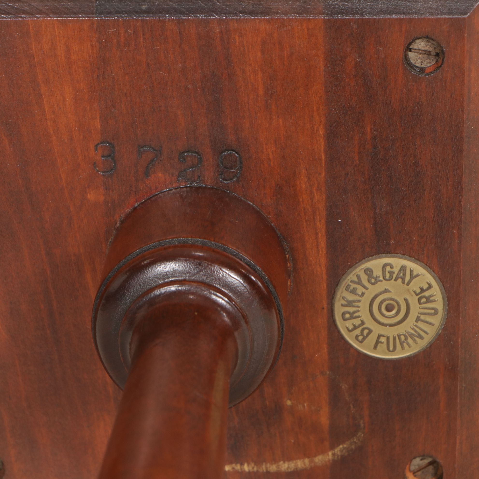 Berkey & Gay Queen Anne Style Mahogany Tea Table with Rail