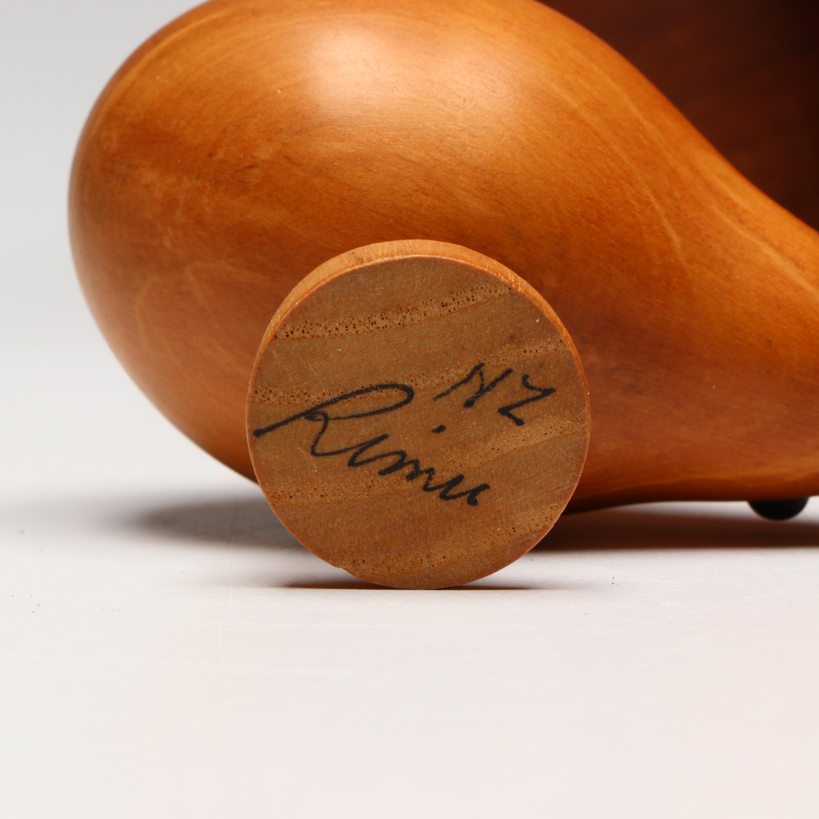 Wooden Stacking Block Elephants and Carved Rimu New Zealander Kiwi Bird Figurine