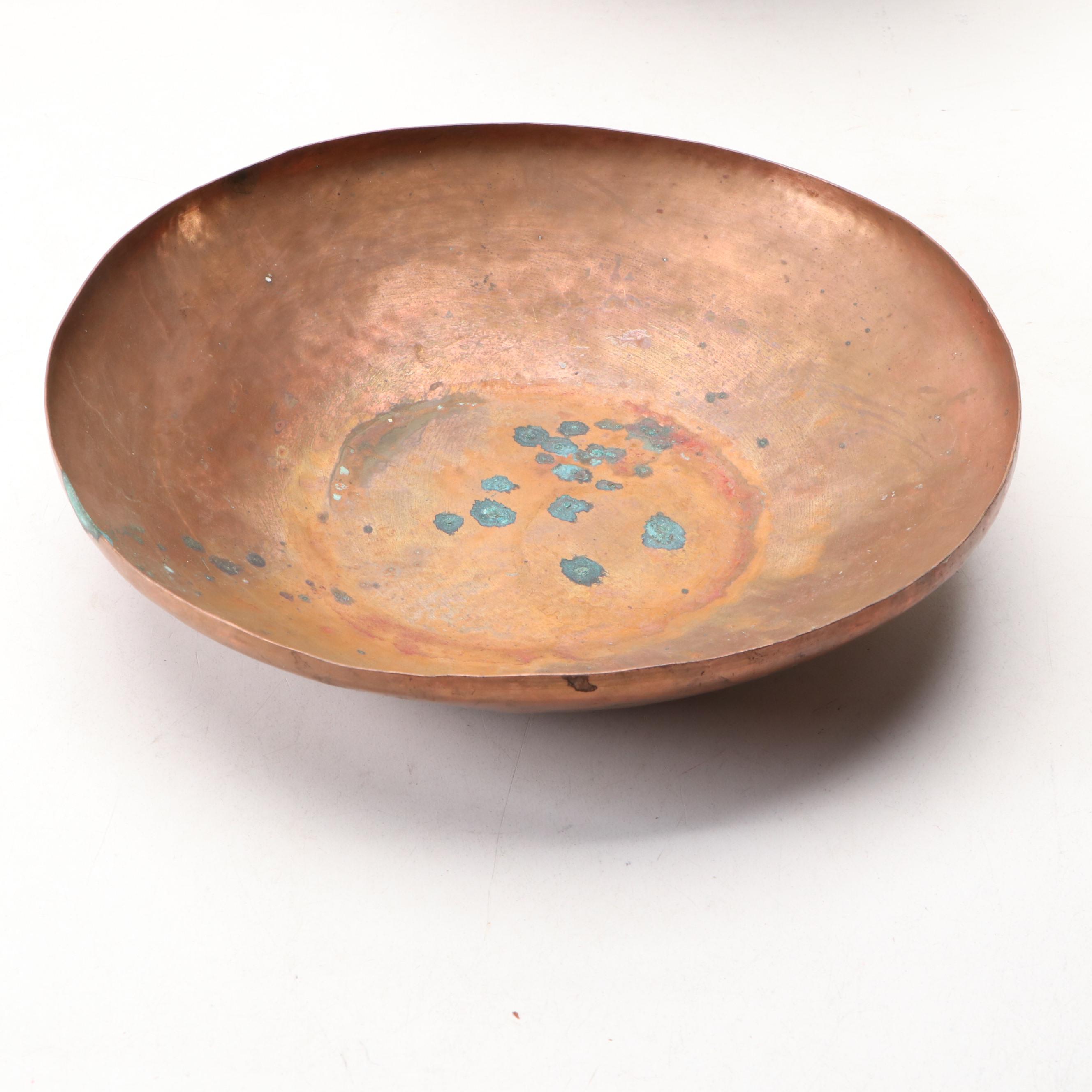 Hanova Enamel Centerpiece Bowl with Collection of Hammered Copper Décor