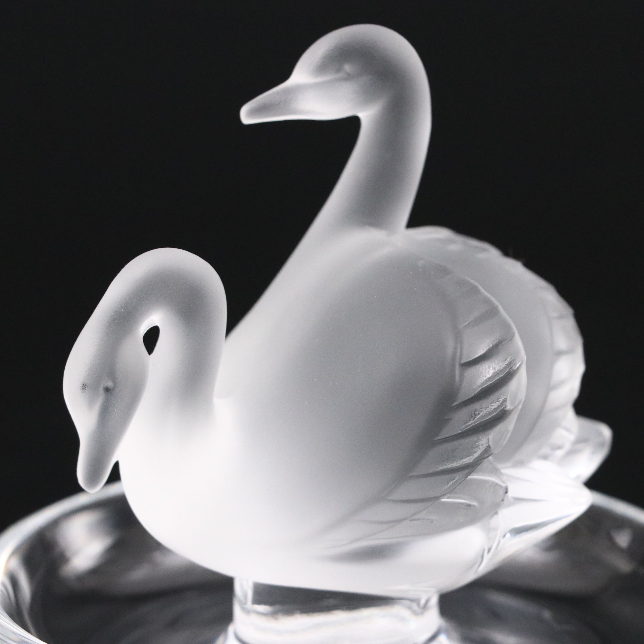 Lalique "Deux Cygnes" Frosted and Clear Crystal Pin Tray, Mid/Late 20th Century