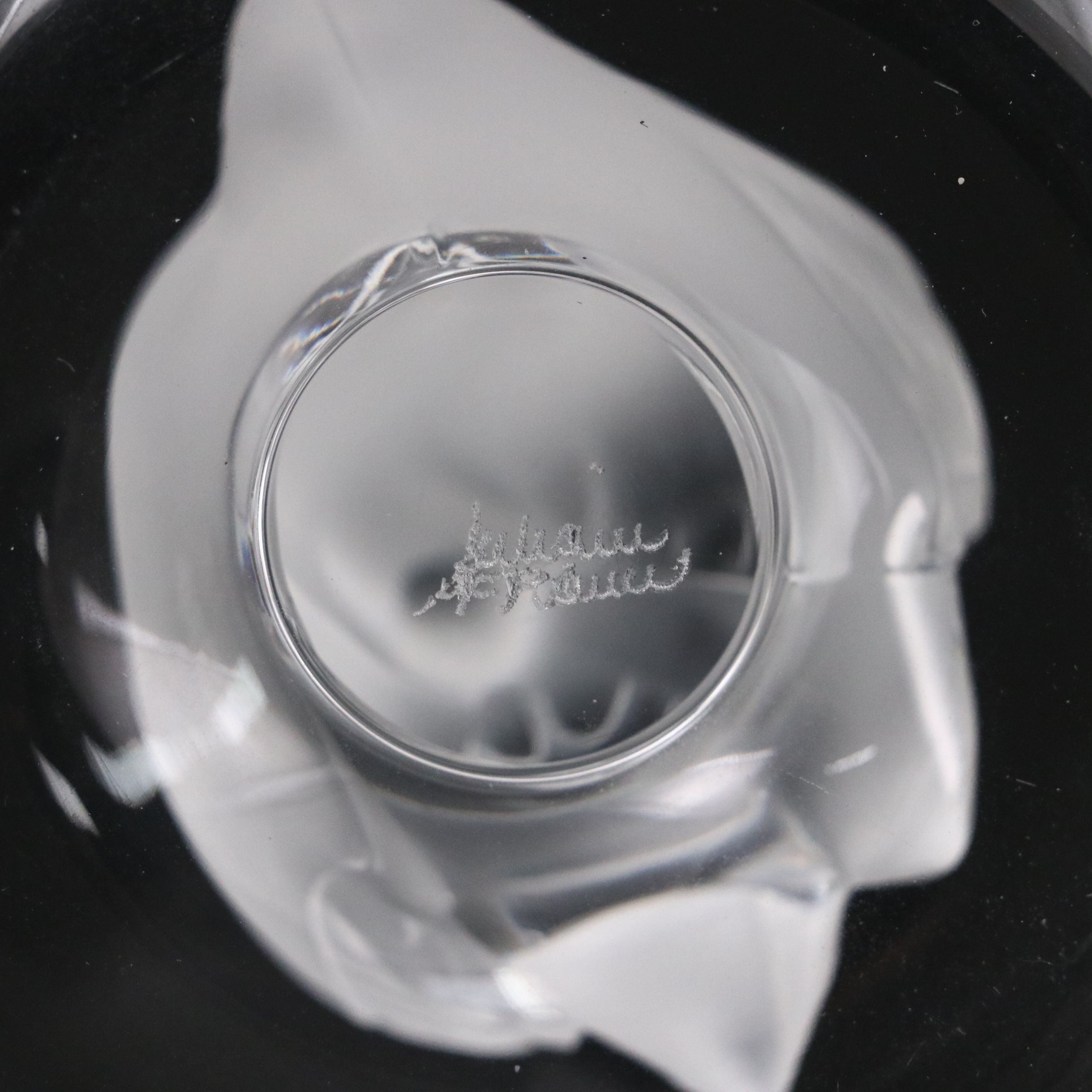 Lalique "Deux Cygnes" Frosted and Clear Crystal Pin Tray, Mid/Late 20th Century