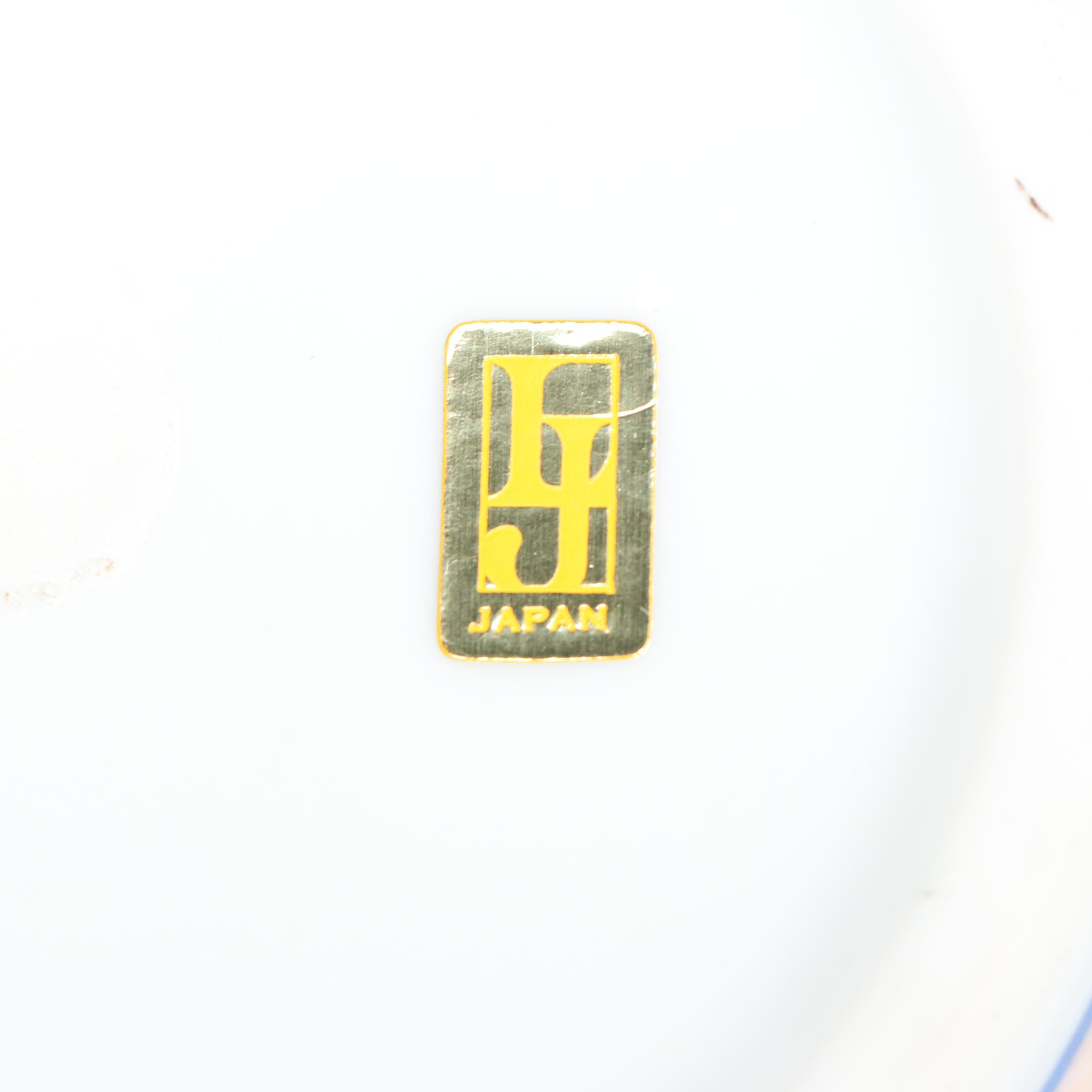 Imperial Imari Porcelain Pedestal Bowl with Other Decor