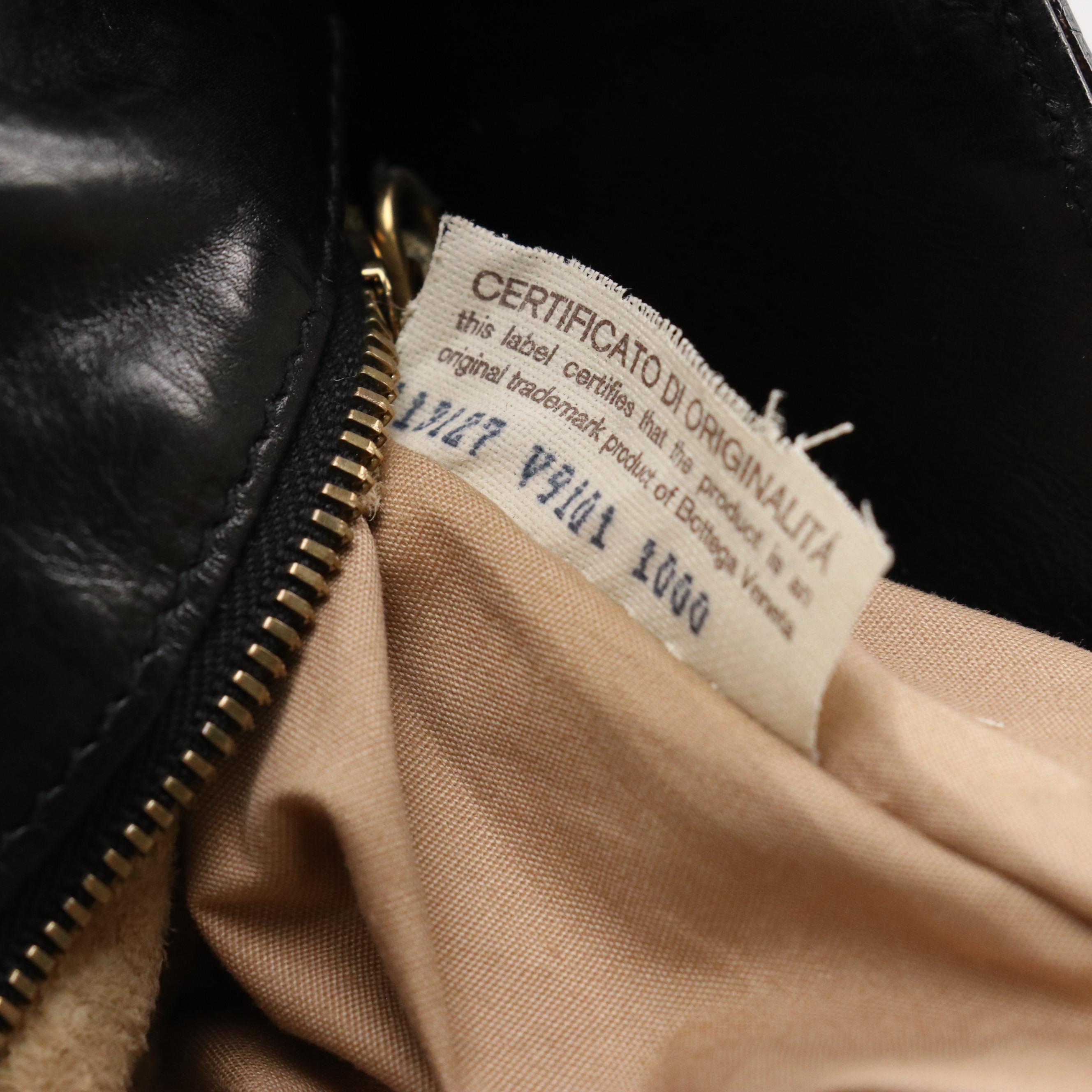 Bottega Veneta Flat Messenger Crossbody Bag in Black Intrecciato Leather