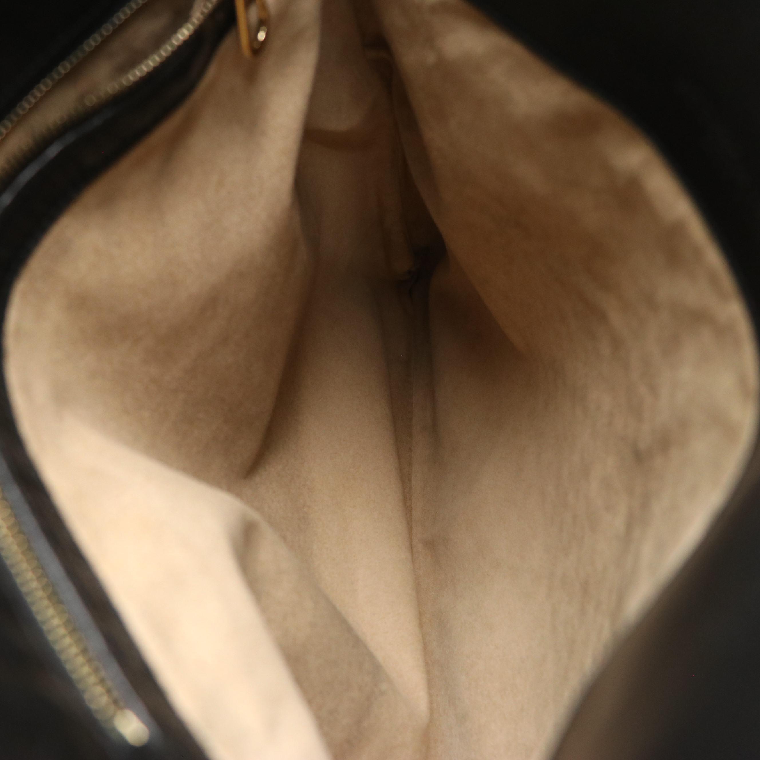 Bottega Veneta Flat Messenger Crossbody Bag in Black Intrecciato Leather