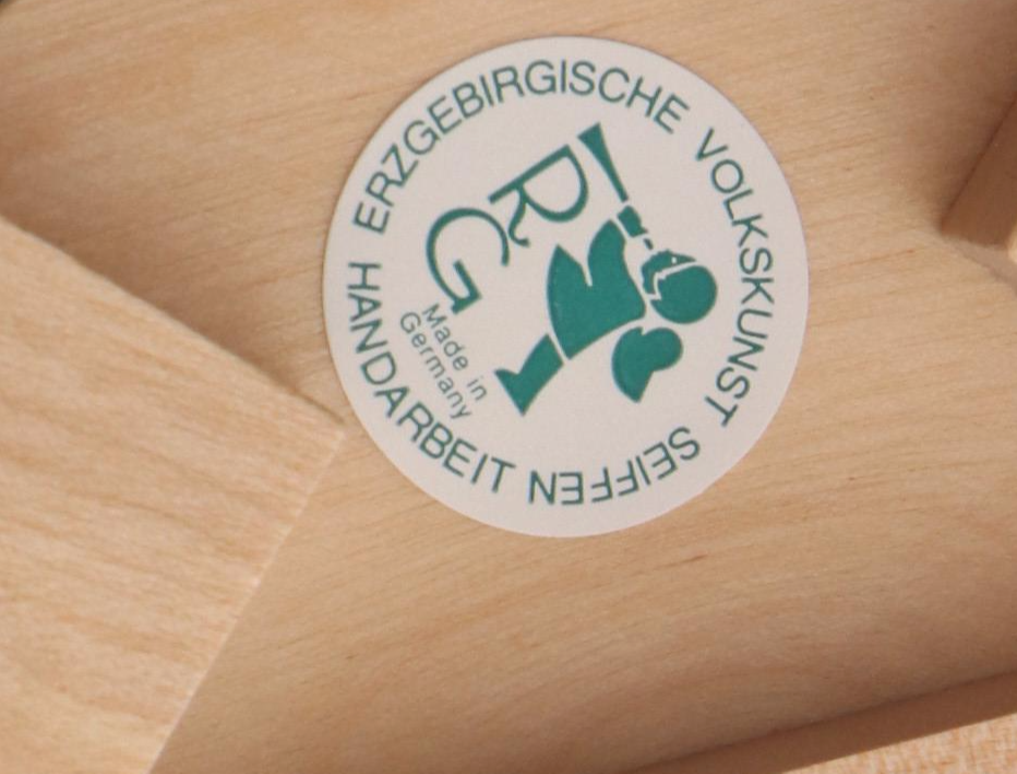 Erzgebirgische Volkskunst Christmas Tree Pyramid with Goebel Figurine