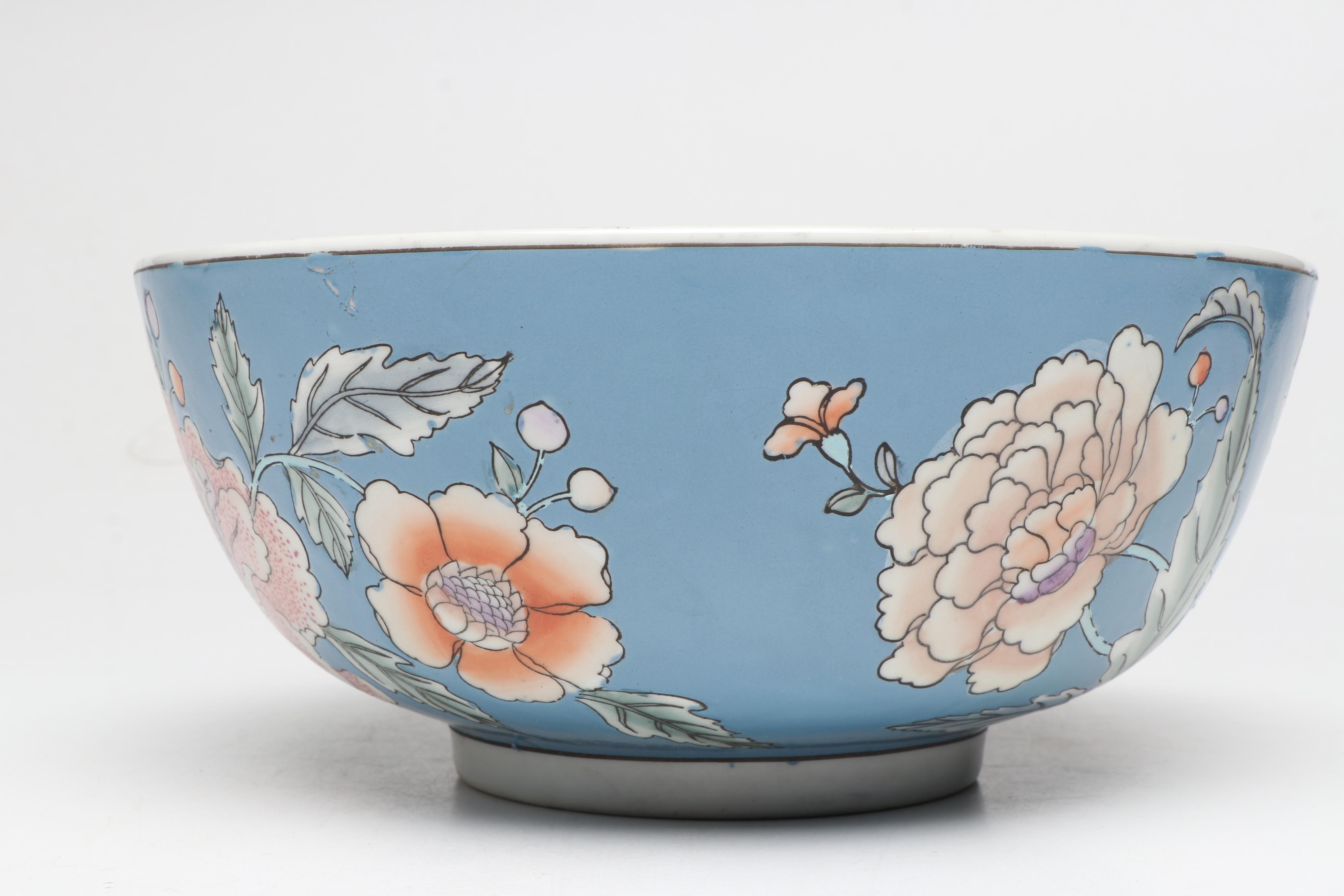 Chinese Enamel Covered Dish with Other Porcelain Décor