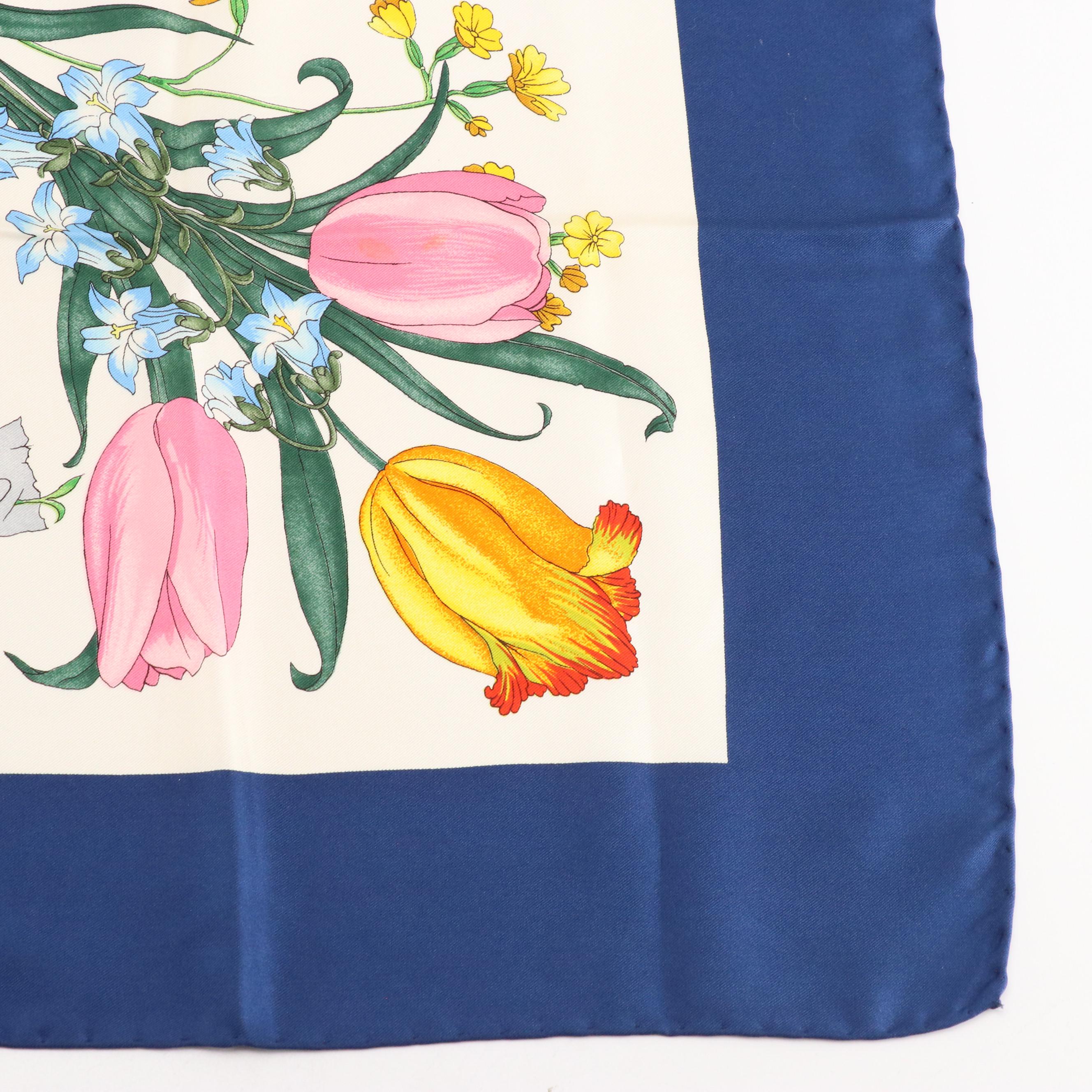 Gucci Flora Printed Scarf in Silk