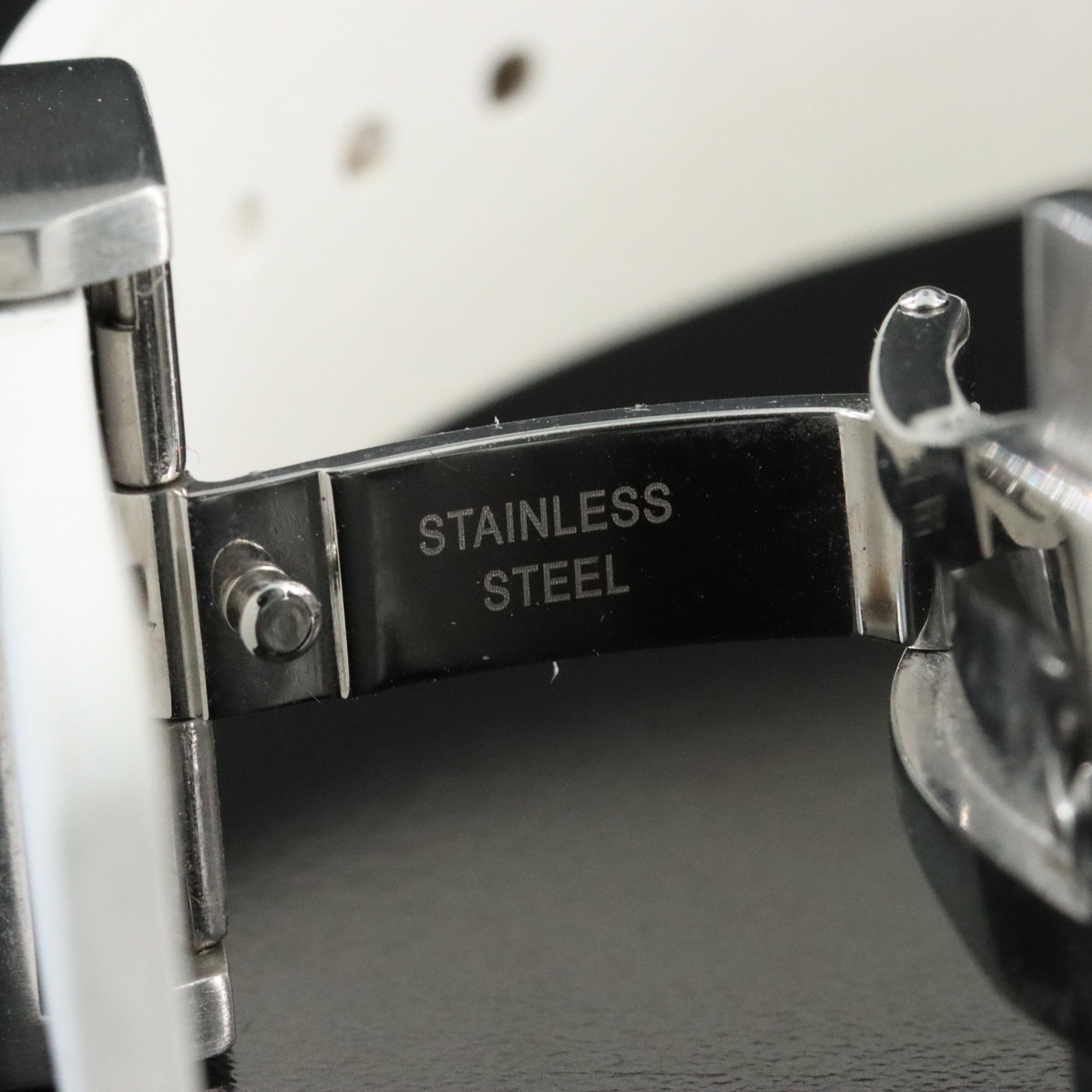 Gucci Dive 200m Date Watch