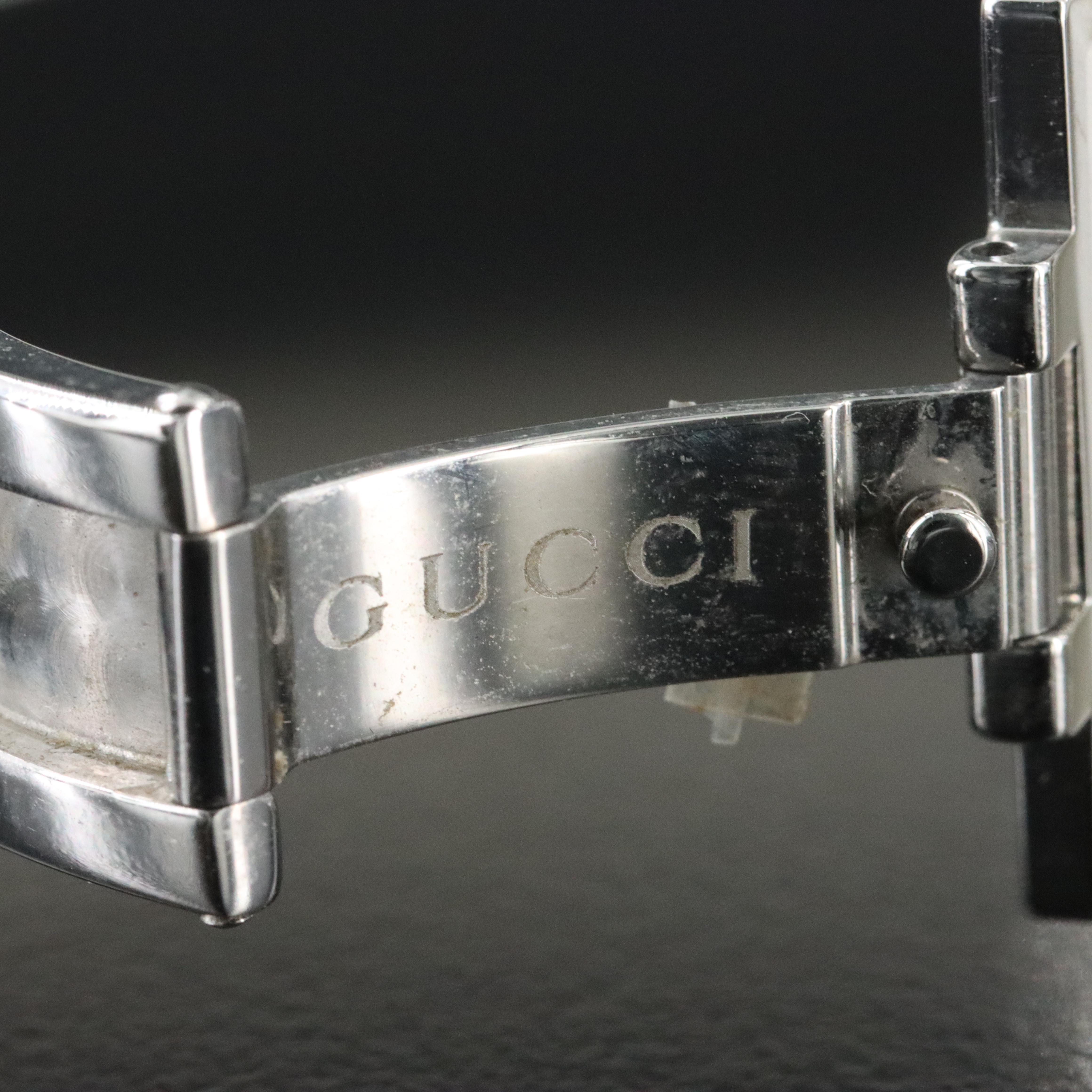 Gucci Dive 200m Date Watch