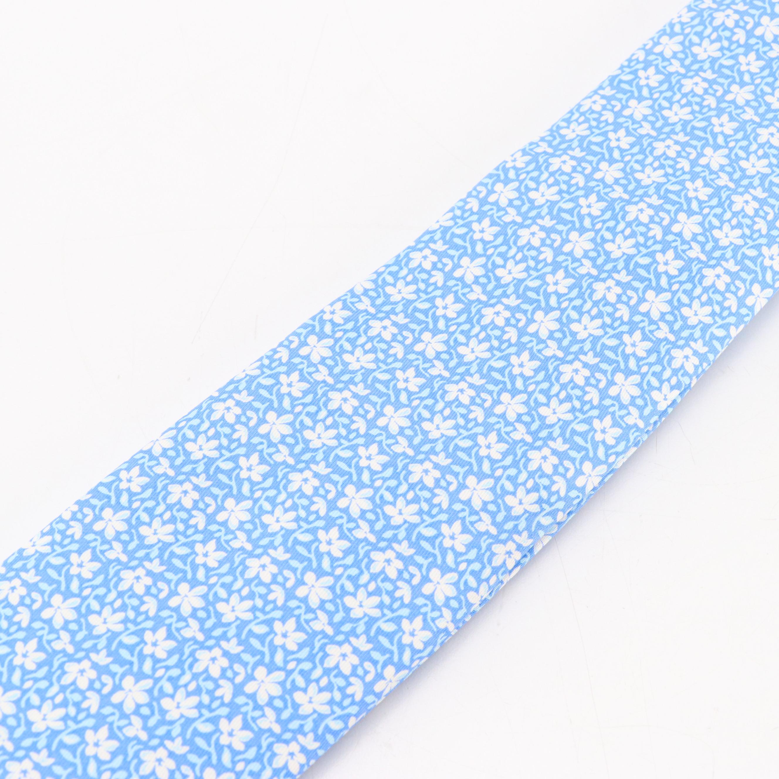 Vineyard Vines "Tide Blue Spring Flowers" Silk Necktie in Box