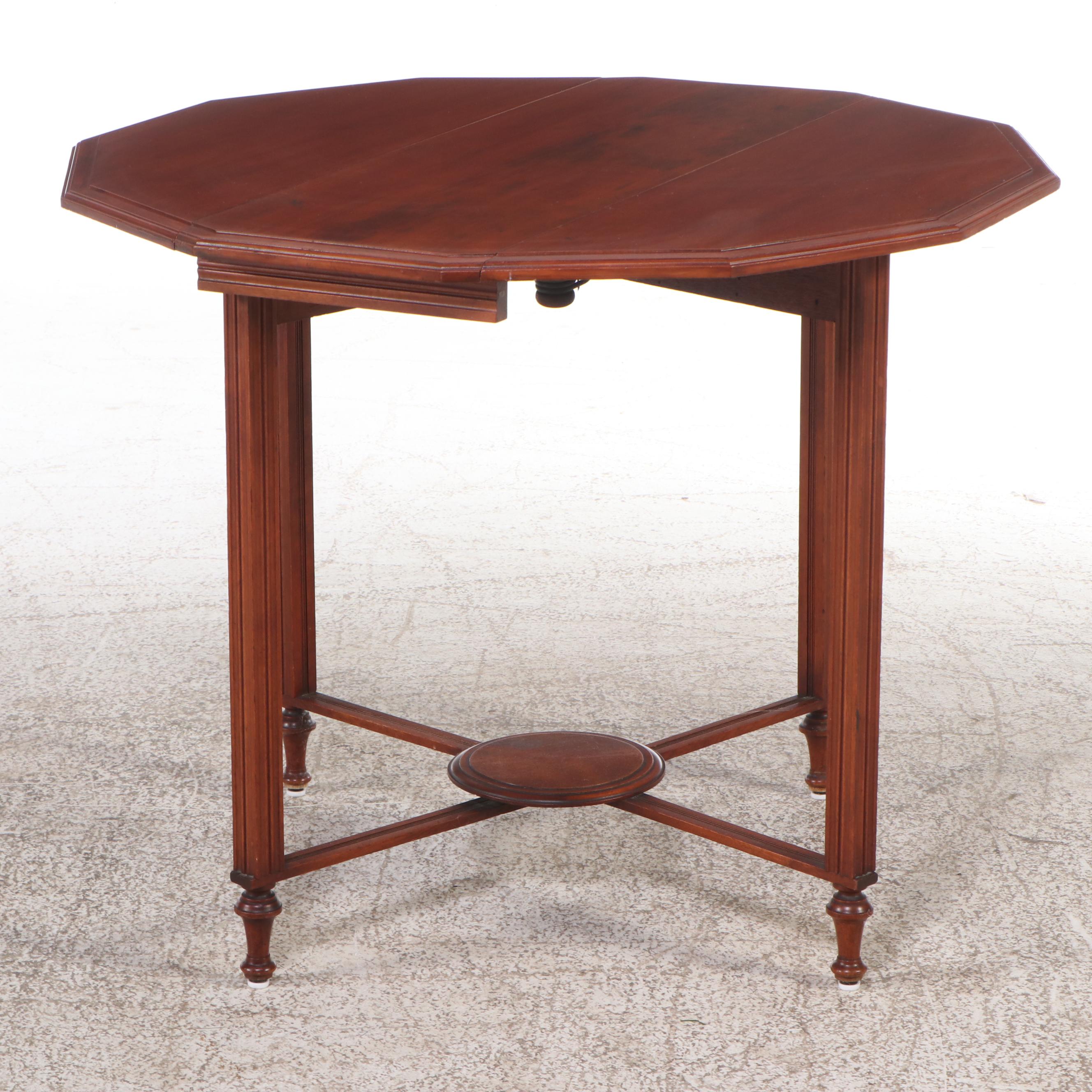 William and Mary Style Mahogany Pembroke Table, 20th Century