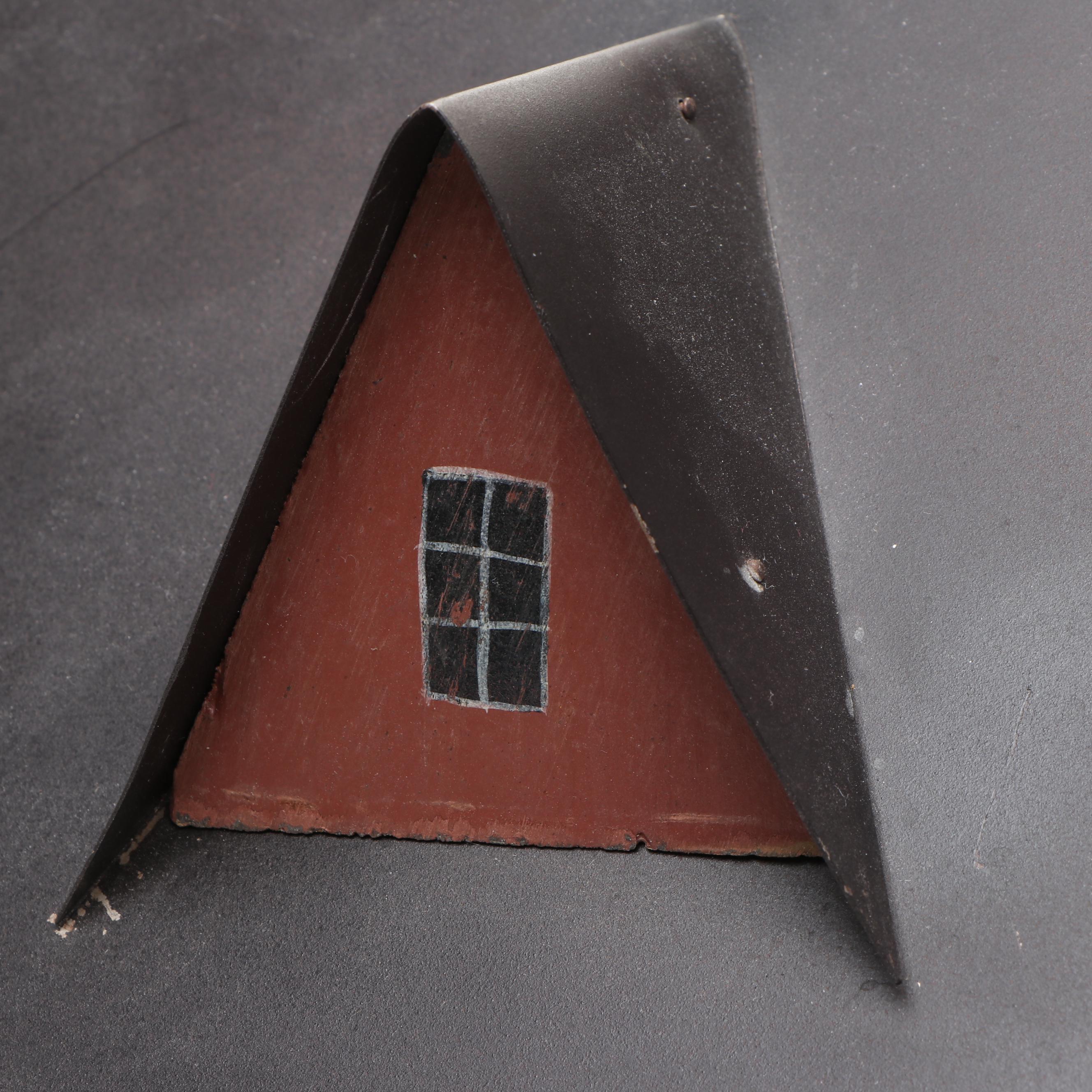 Colonial Style Wood and Metal House Novelty Lamp