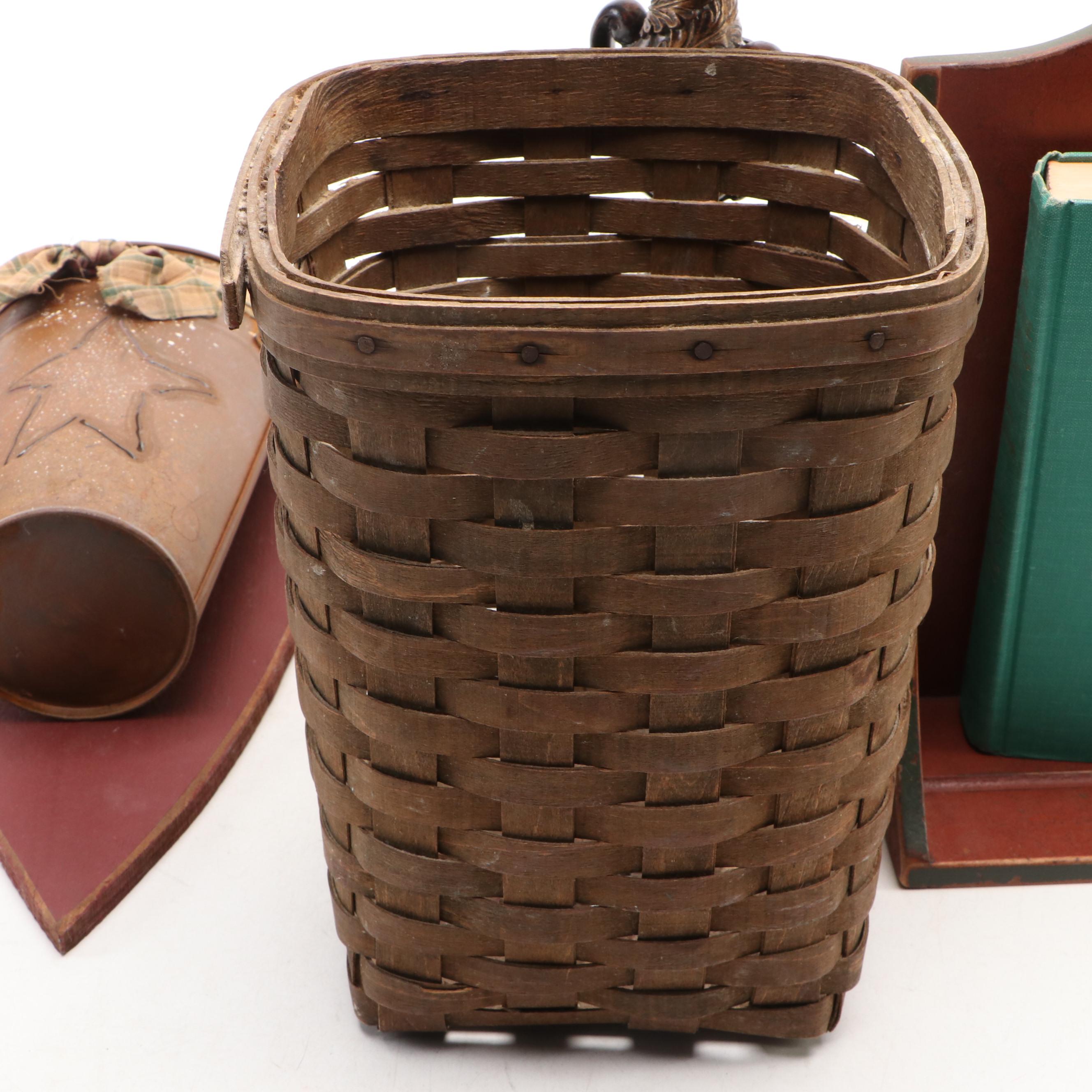 David T. Smith Wooden Plate Rack with Primitive Style Home Décor