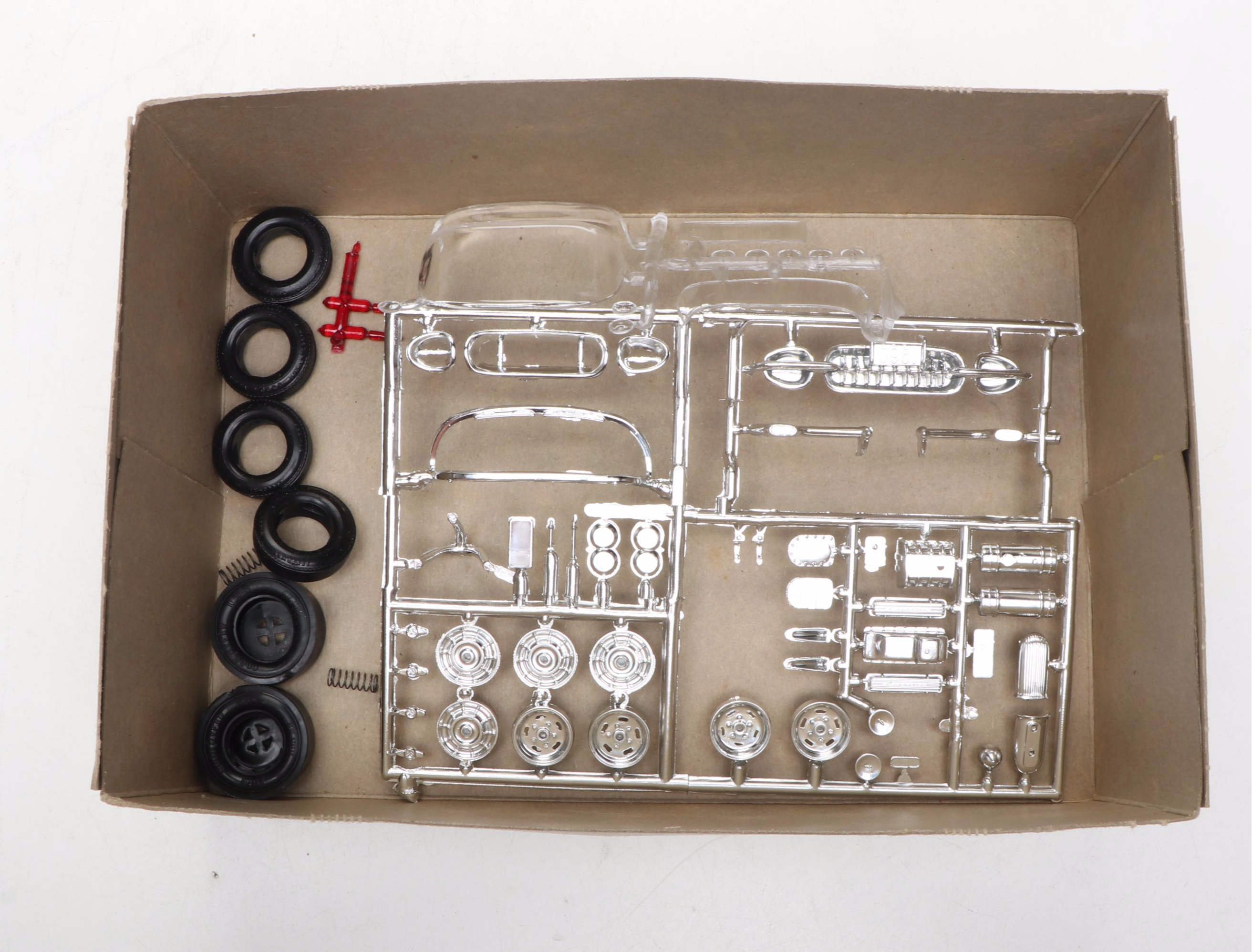 MPC "Chevrolet Panel Truck 1933," Monogram "Mako Shark" and More Model Cars