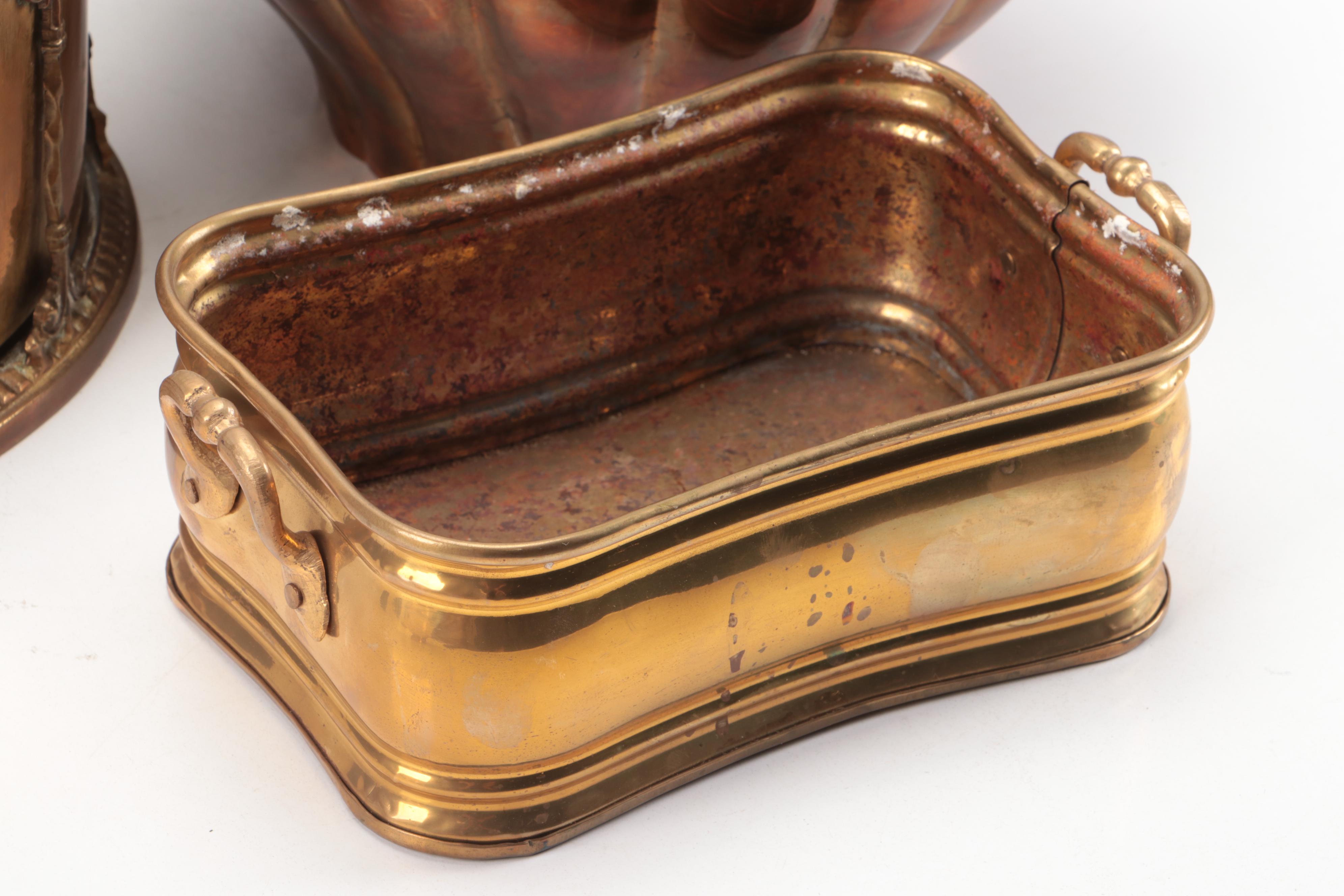 Gorham Giftware Pedestal Bowl with Brass Oil Lamps and Other Décor