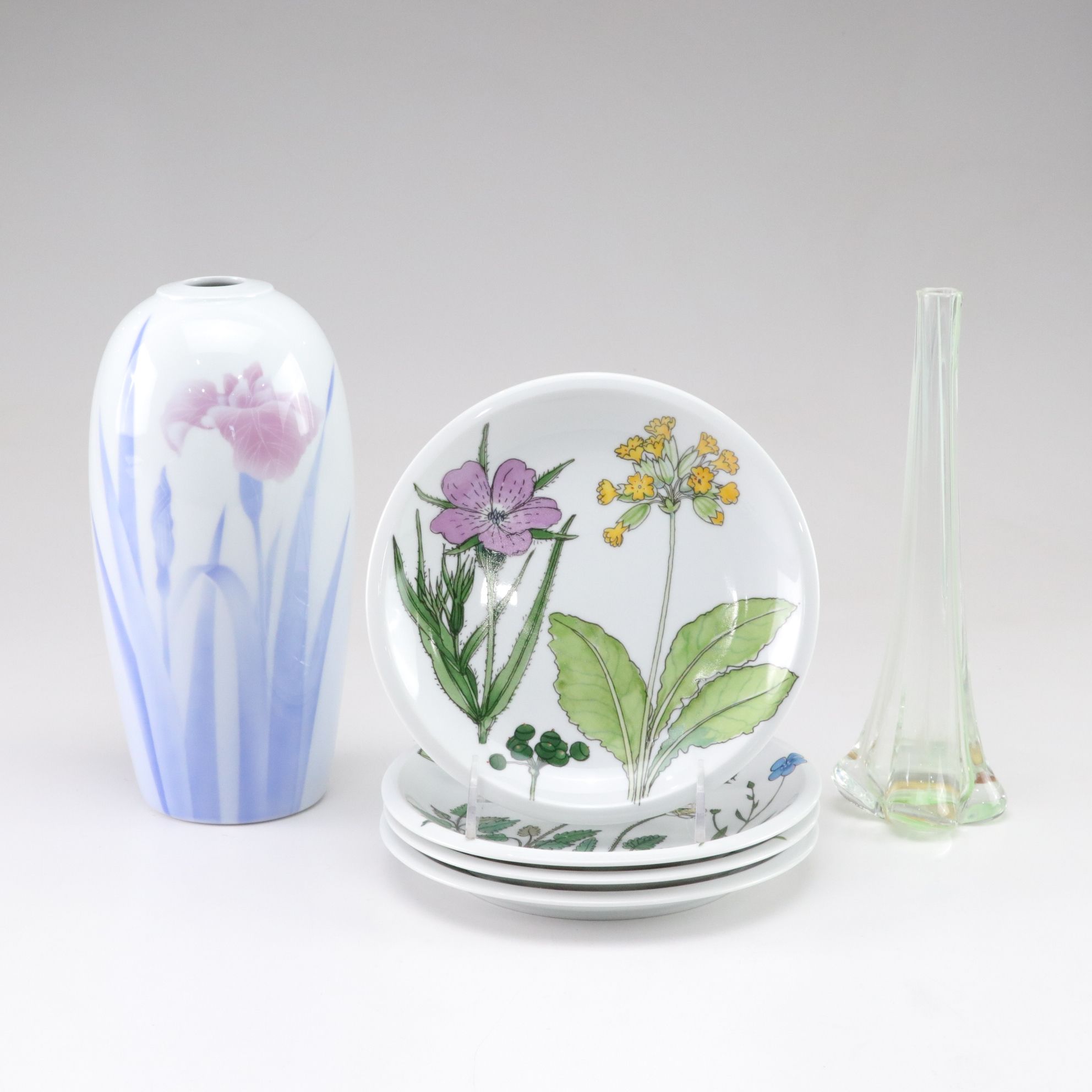 Fukigawa Arita Flower Vase with "Midsommar" Porcelain Plates & Blown Glass Vase