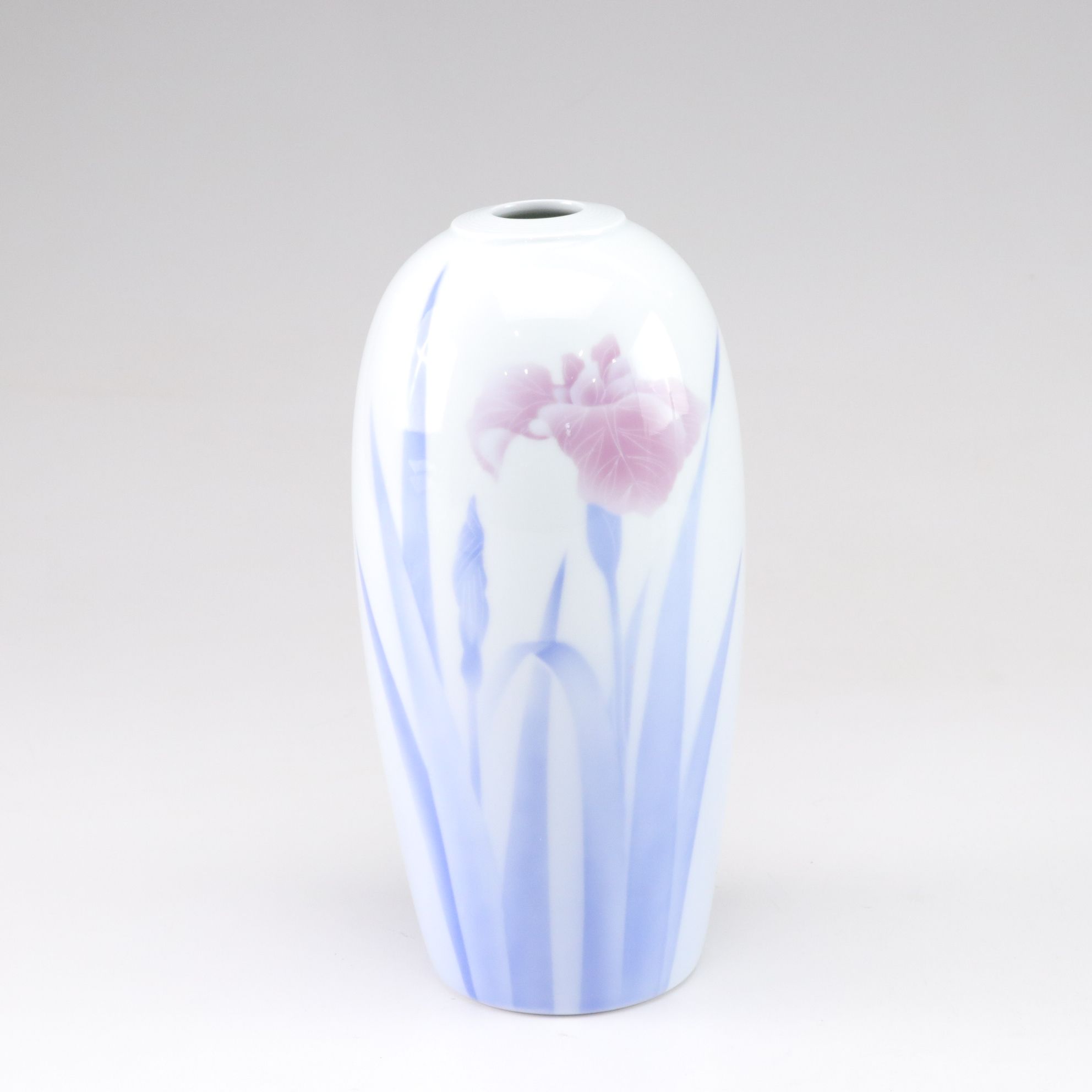 Fukigawa Arita Flower Vase with "Midsommar" Porcelain Plates & Blown Glass Vase