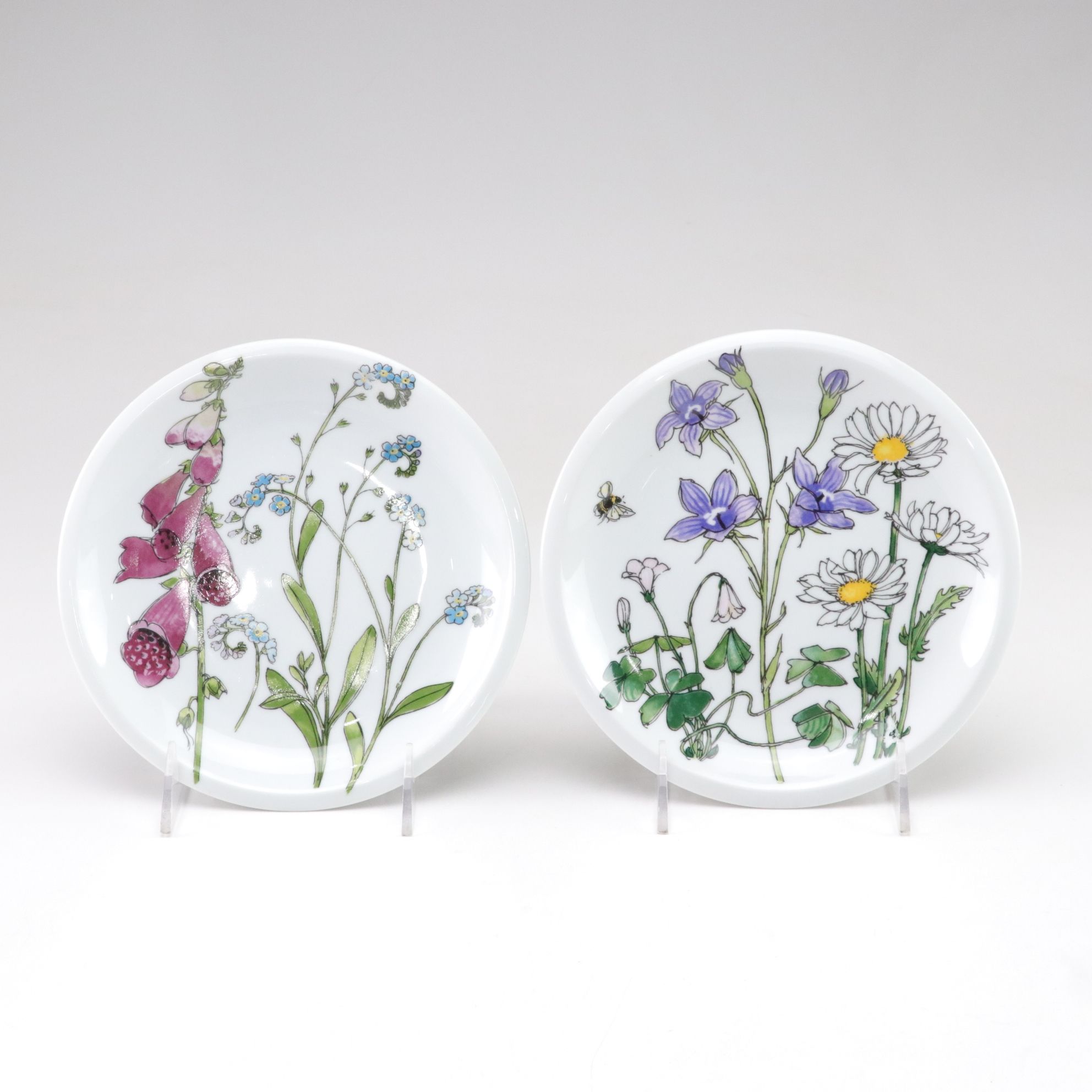 Fukigawa Arita Flower Vase with "Midsommar" Porcelain Plates & Blown Glass Vase