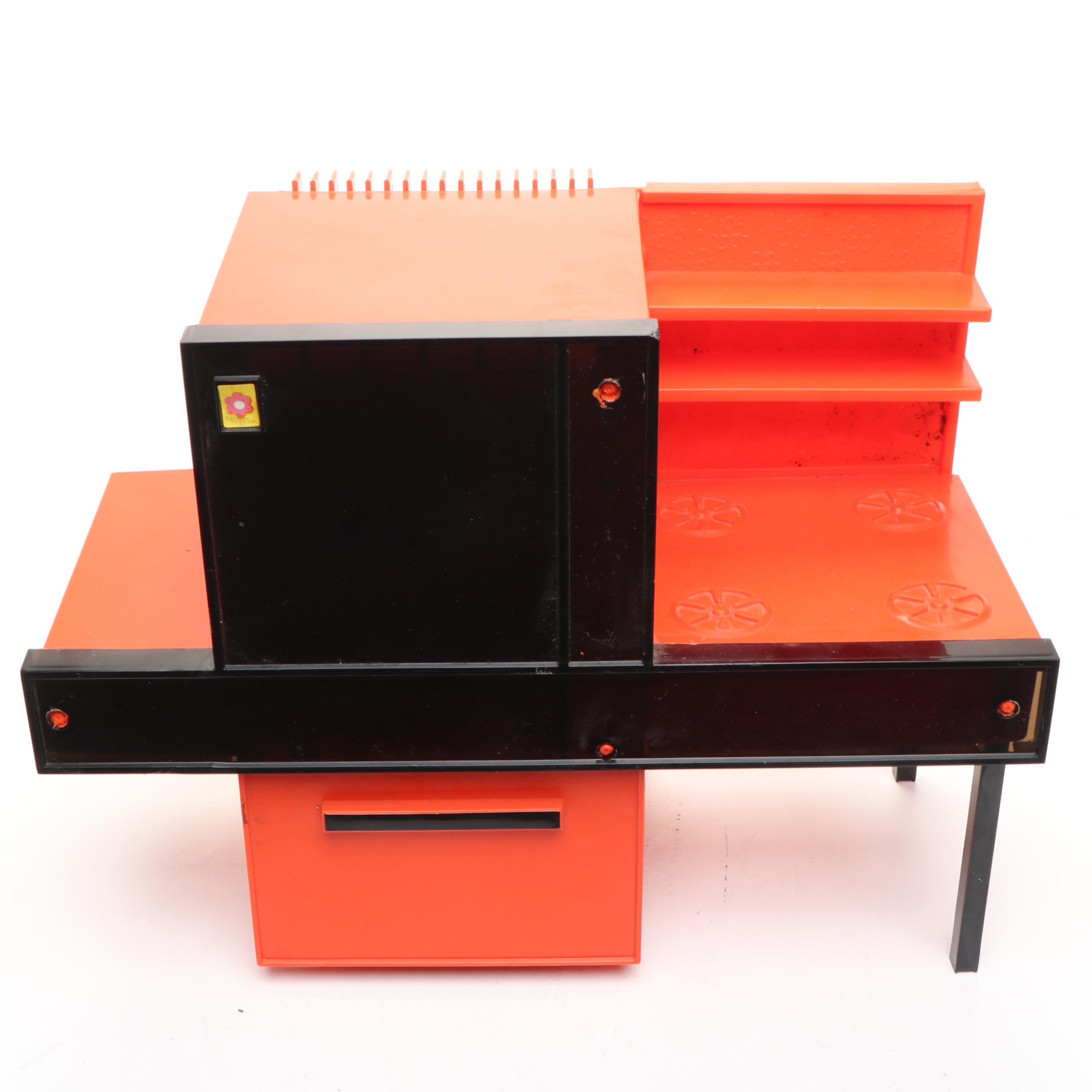 Kenner Poppy Red Betty Crocker Easy-Bake Oven, 1970s